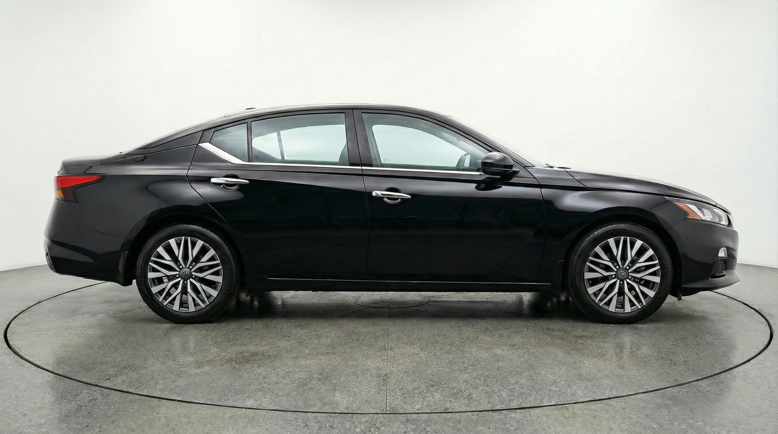 Thumbnail: 2025 Nissan Altima - 8