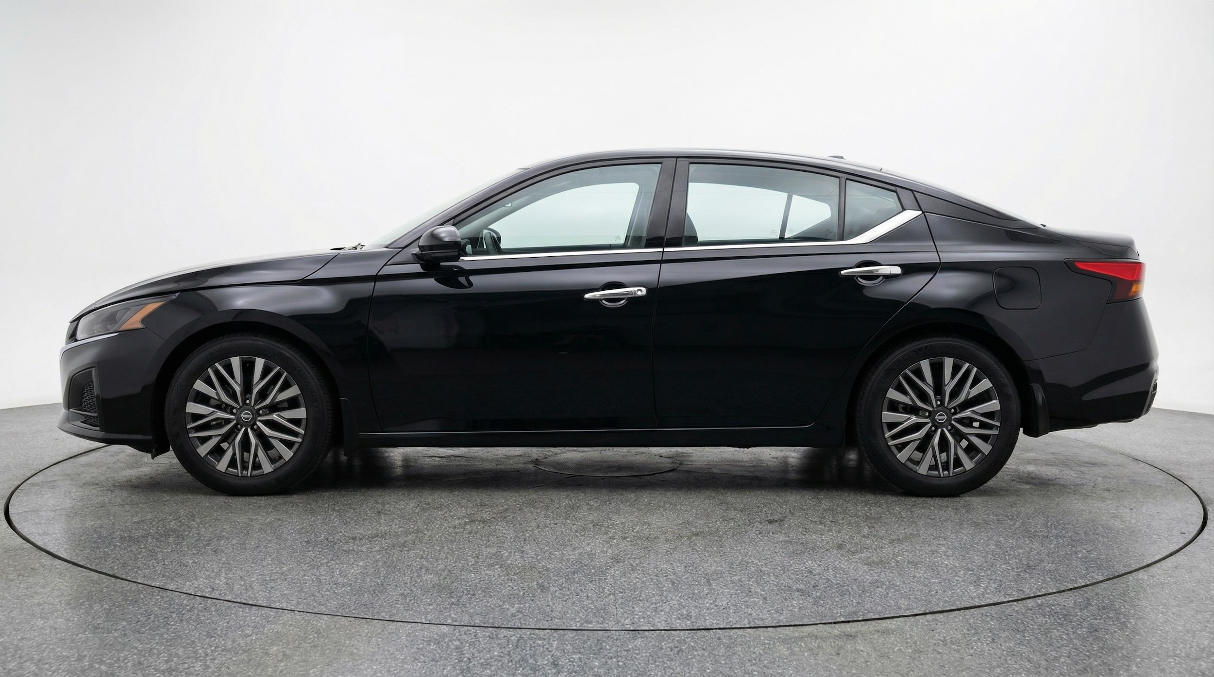 Thumbnail: 2025 Nissan Altima - 4