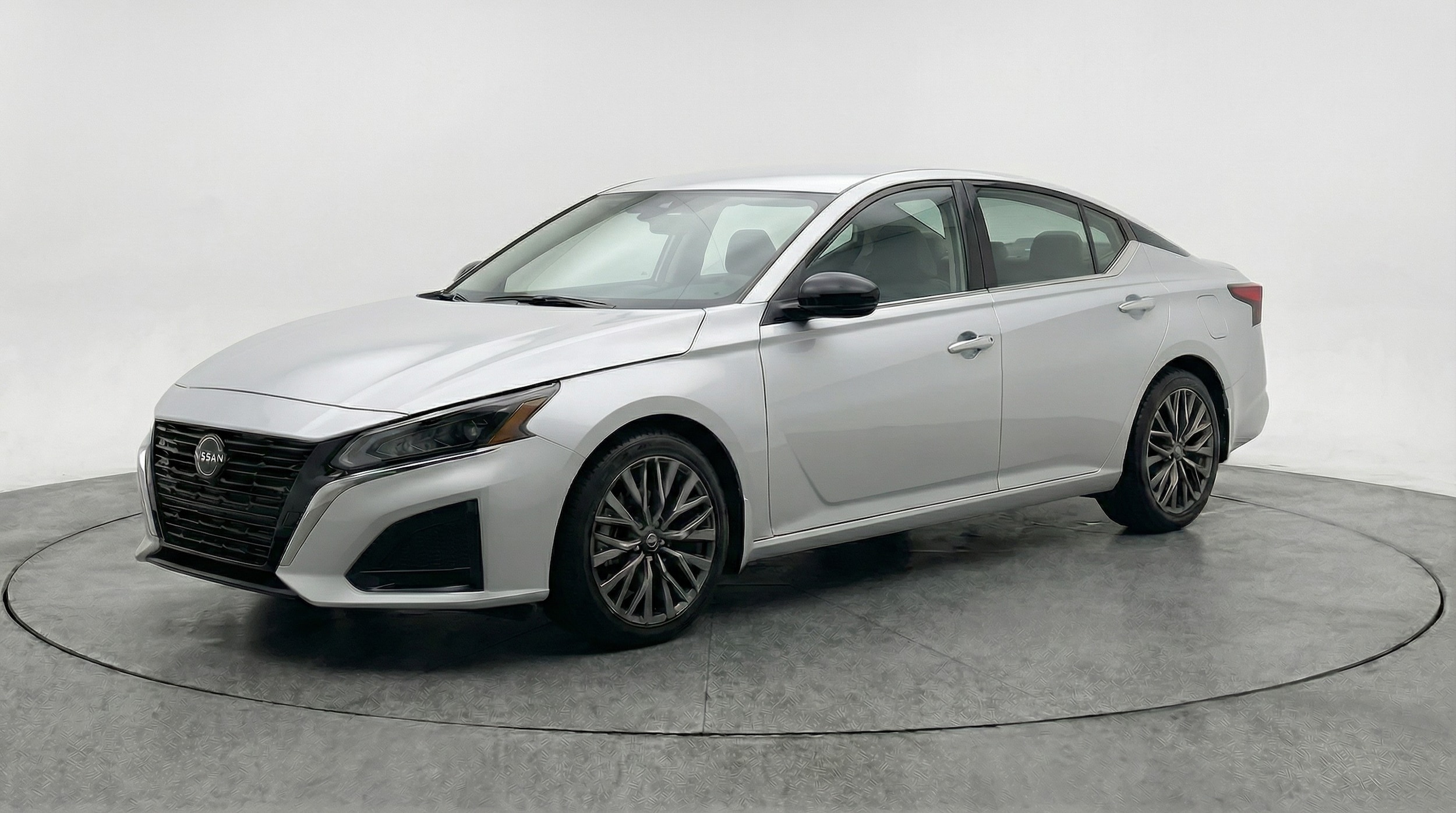 Thumbnail: 2025 Nissan Altima - 3