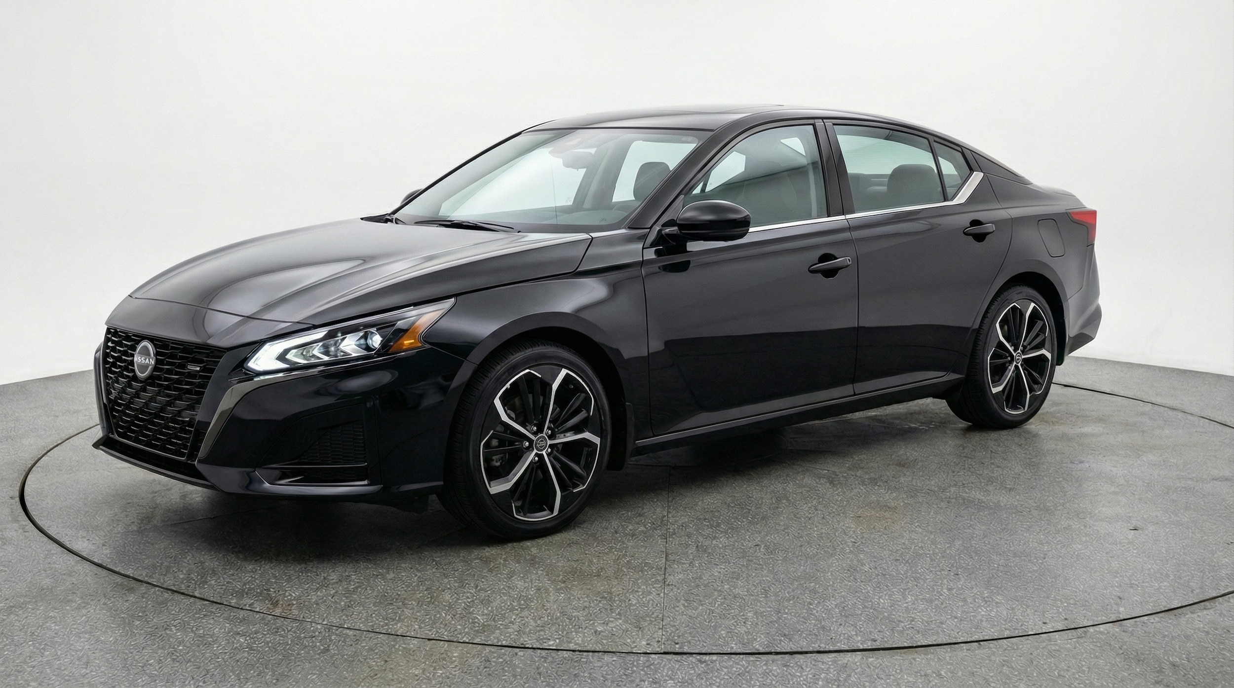 Thumbnail: 2025 Nissan Altima - 3