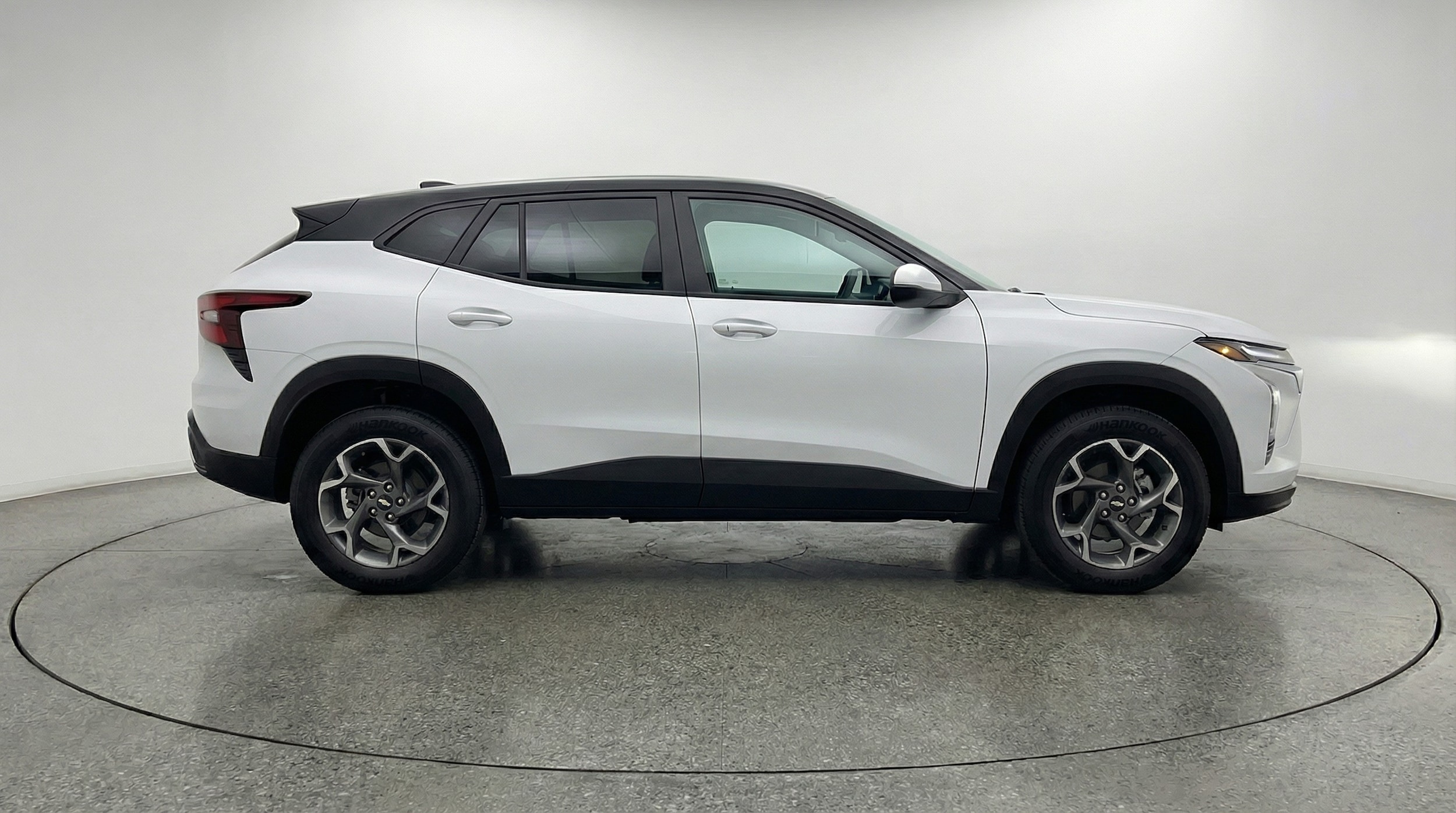Thumbnail: 2025 Chevrolet Trax - 8
