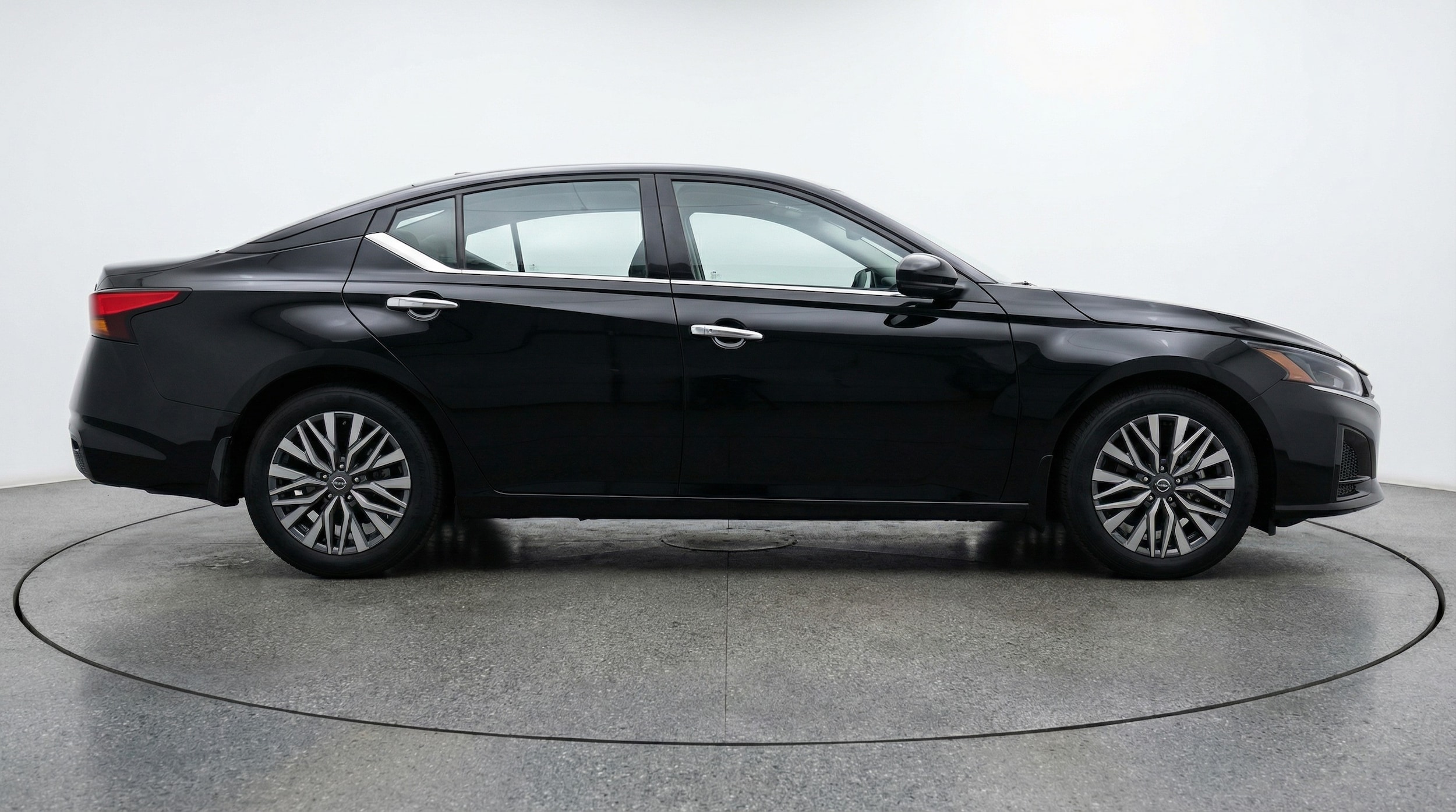 Thumbnail: 2025 Nissan Altima - 8