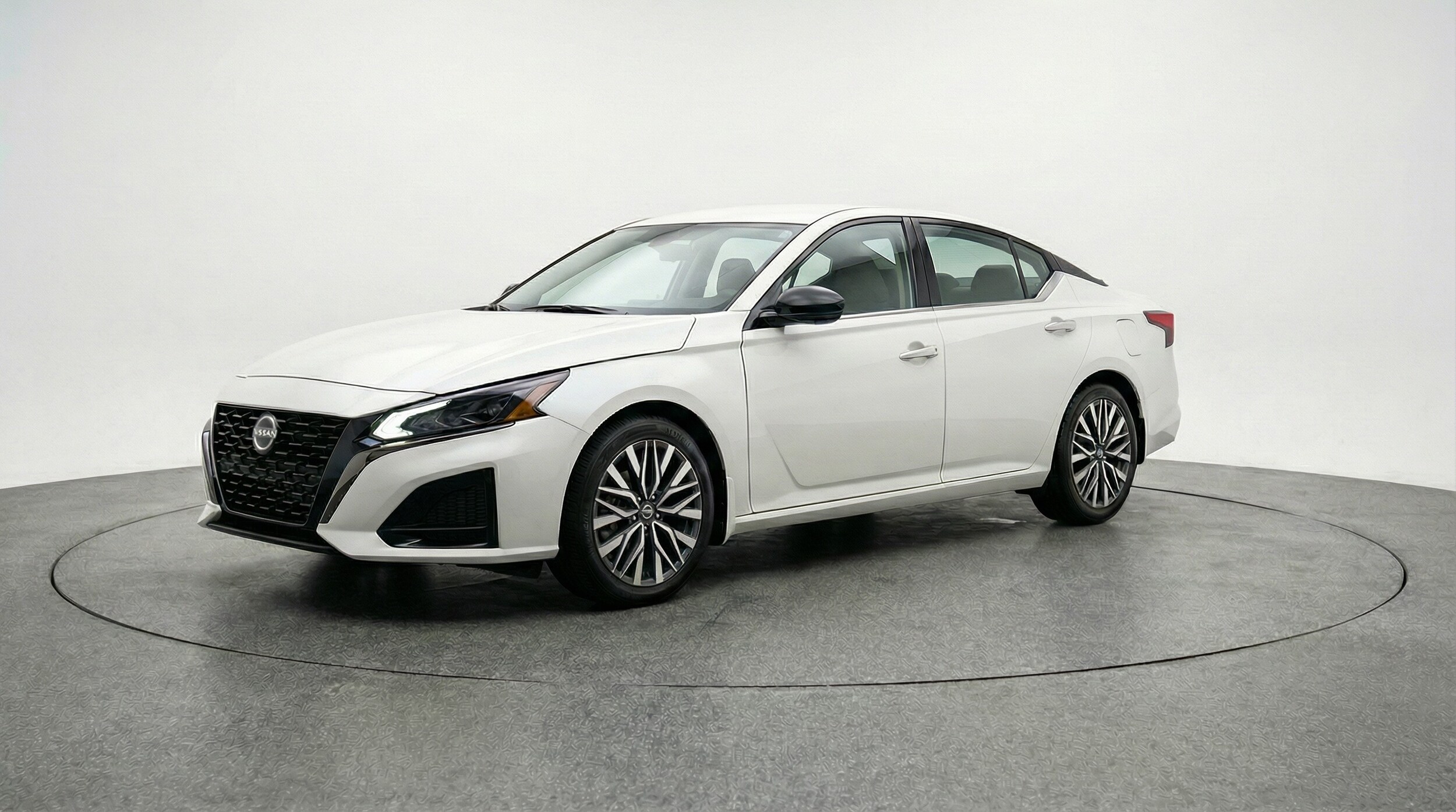 Thumbnail: 2025 Nissan Altima - 3