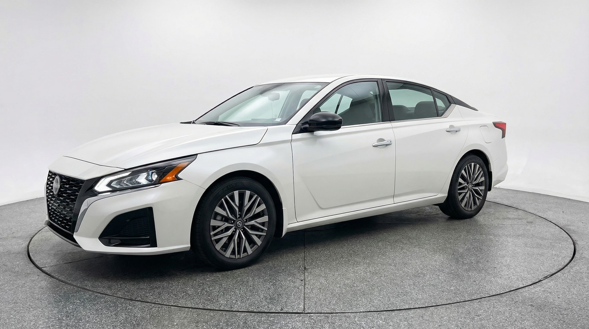 Thumbnail: 2025 Nissan Altima - 3