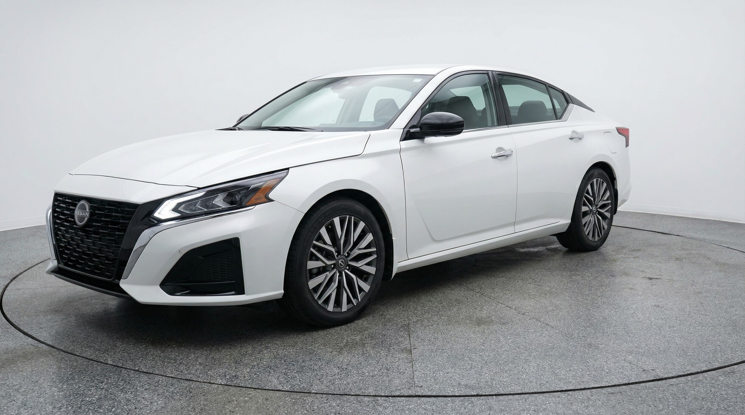 Thumbnail: 2025 Nissan Altima - 3