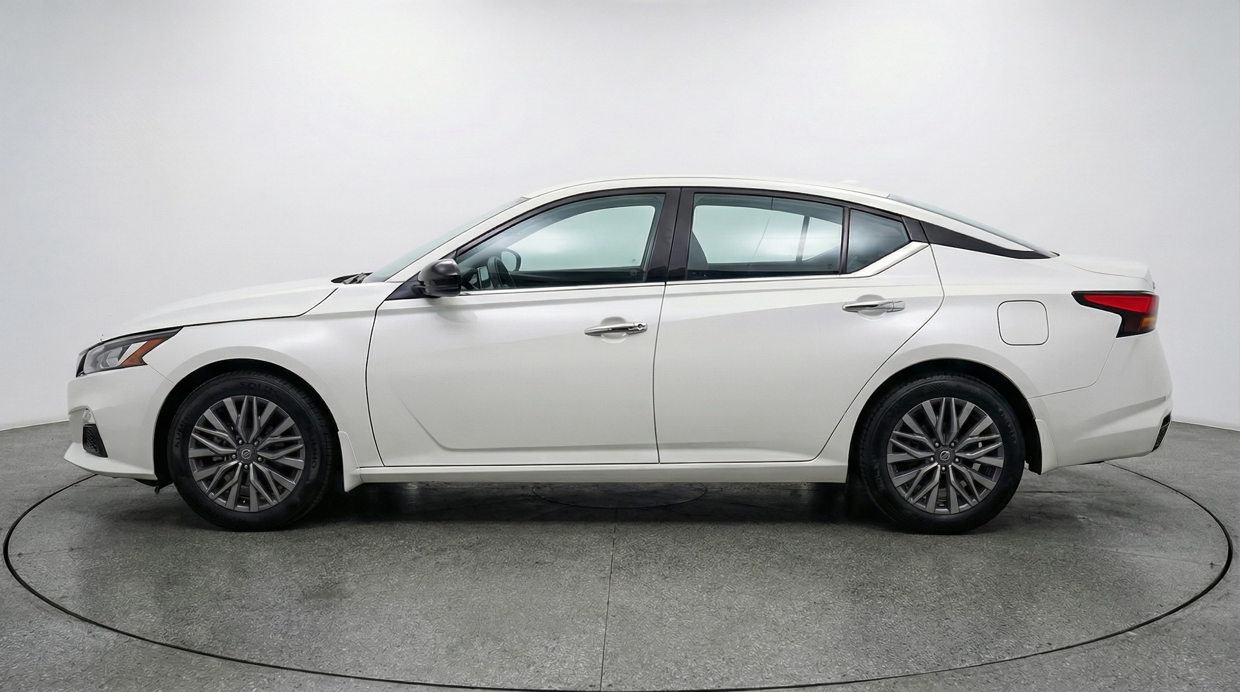 Thumbnail: 2025 Nissan Altima - 4