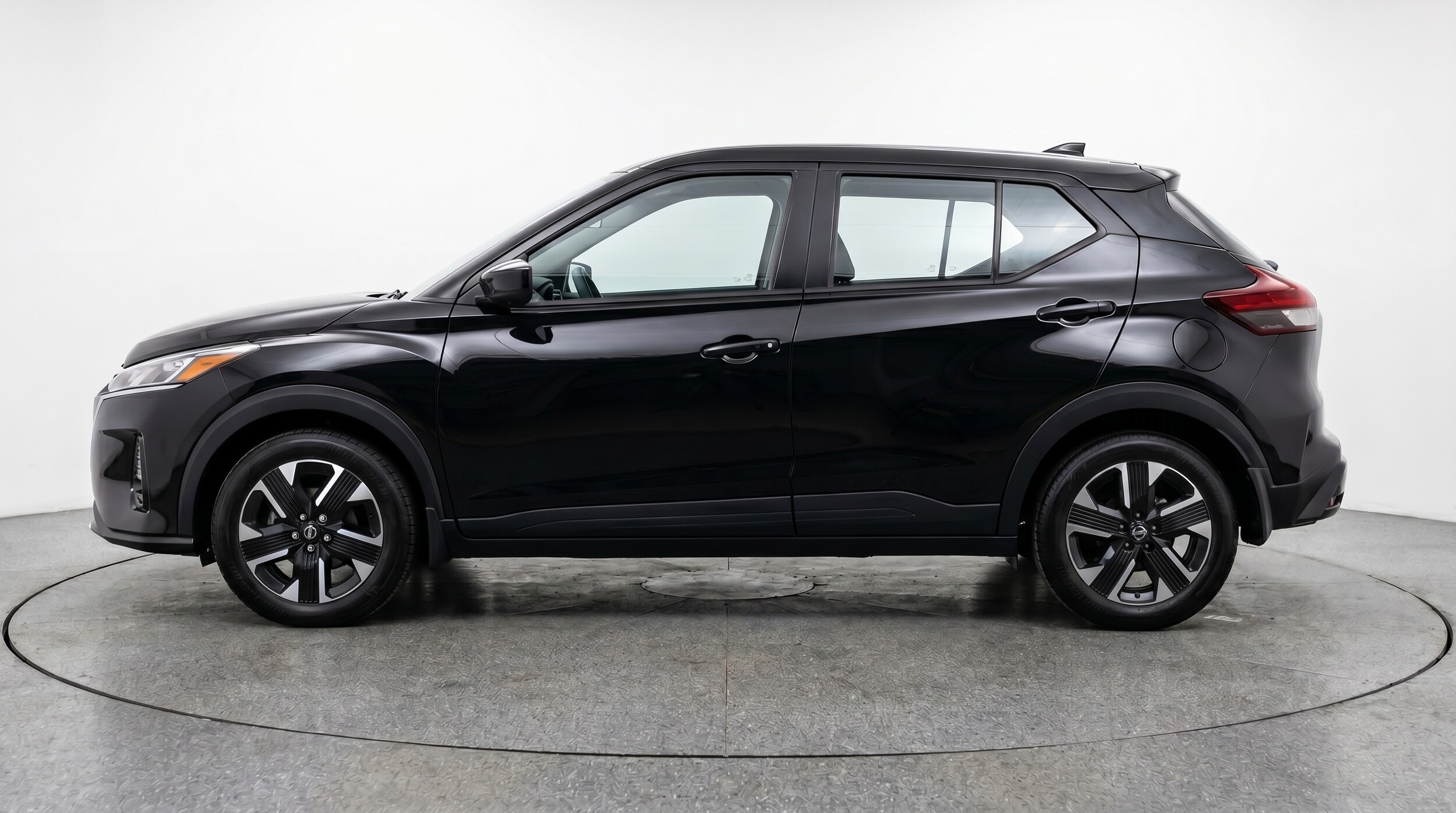 Thumbnail: 2026 Nissan Kicks - 4