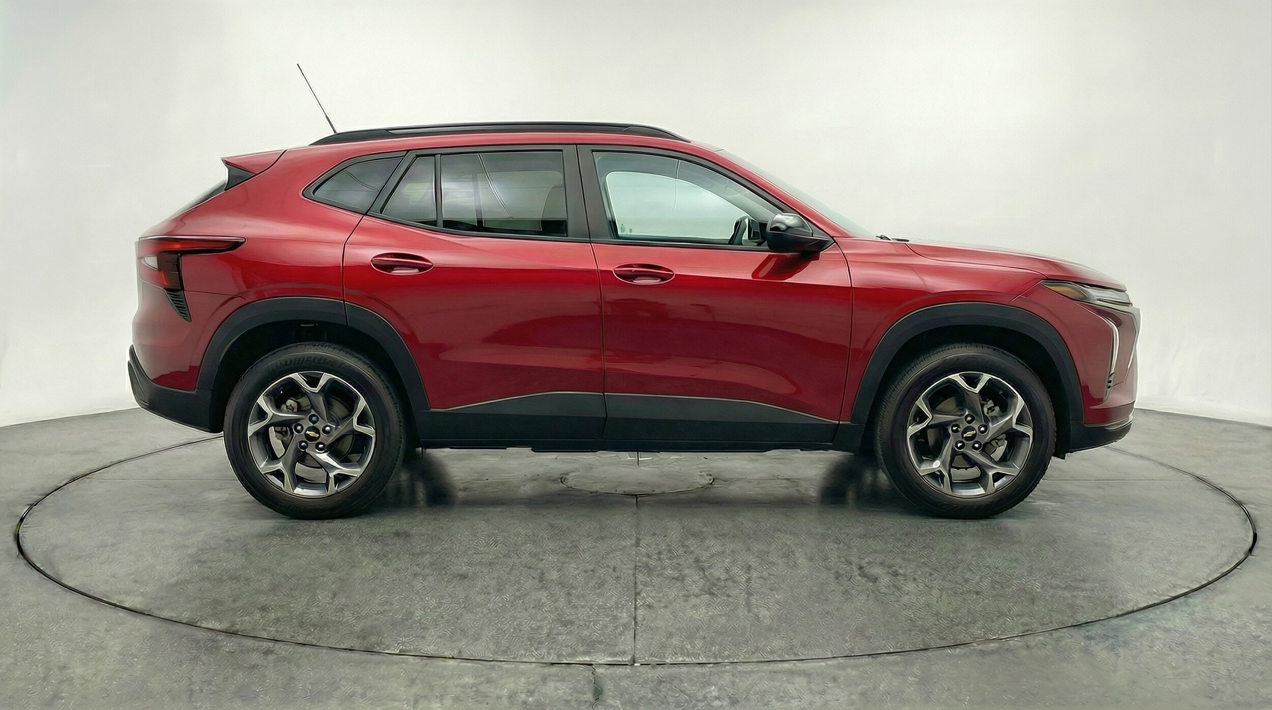 Thumbnail: 2025 Chevrolet Trax - 8