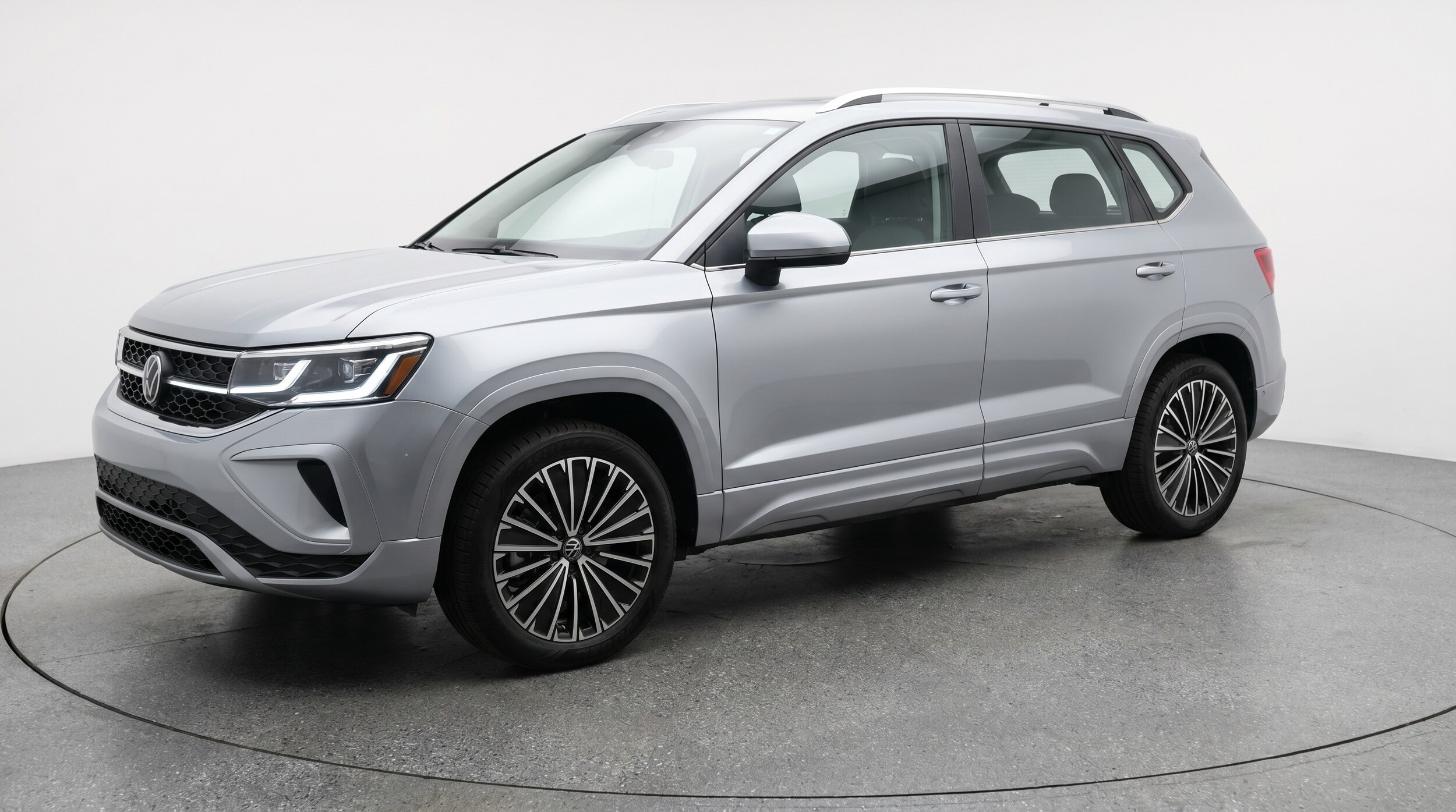 Thumbnail: 2025 Volkswagen Taos - 3
