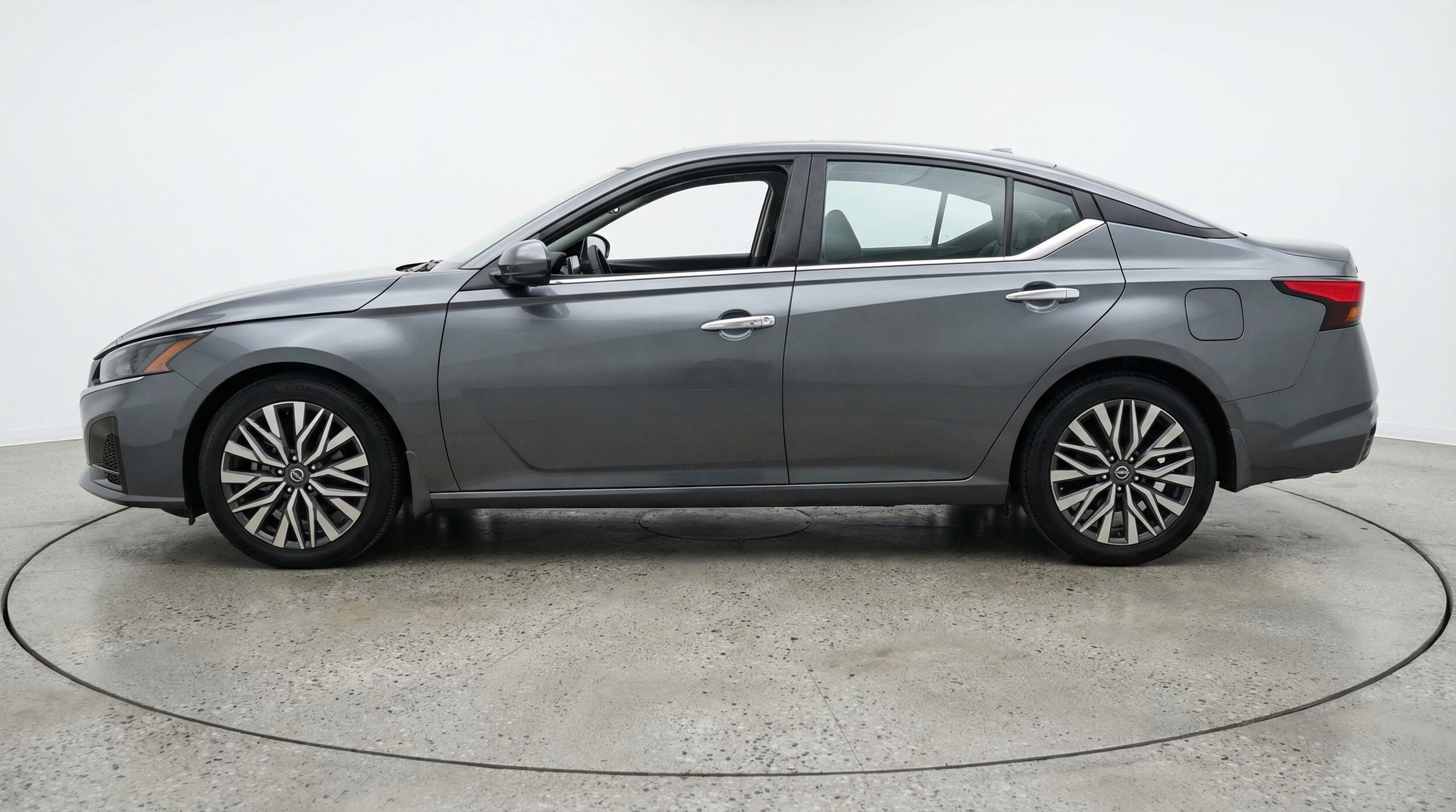 Thumbnail: 2025 Nissan Altima - 4