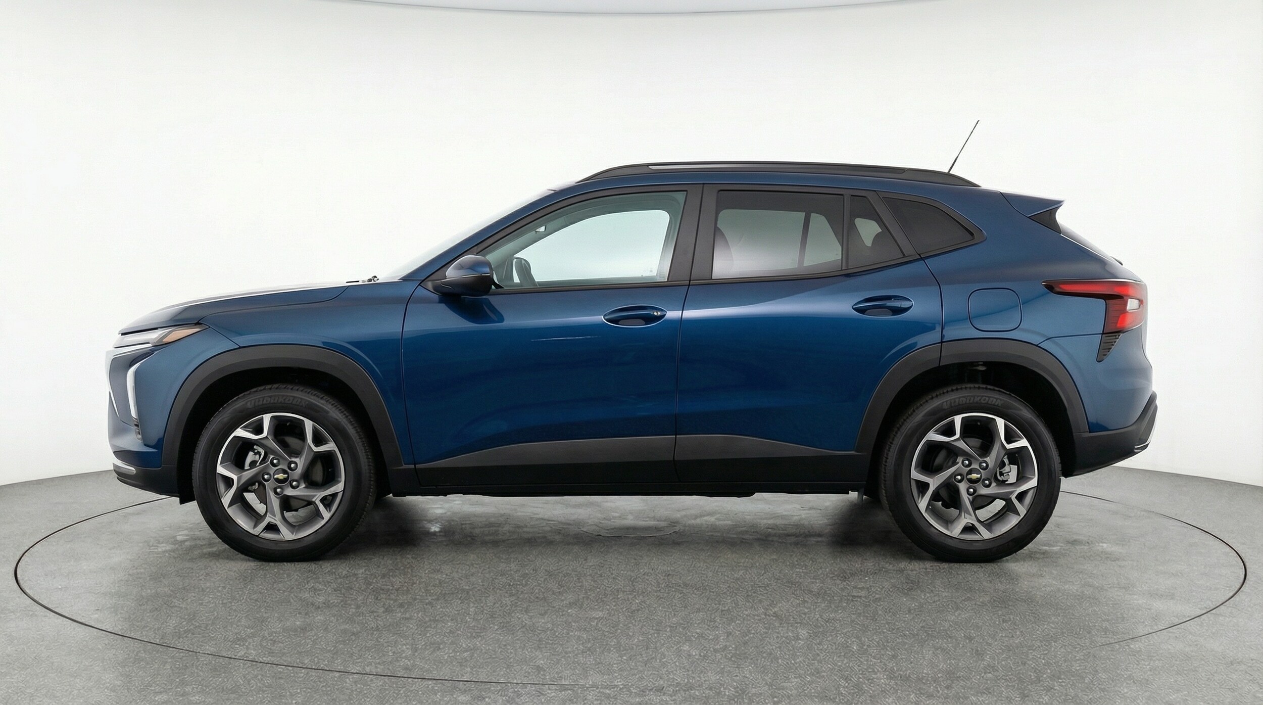 Thumbnail: 2025 Chevrolet Trax - 4