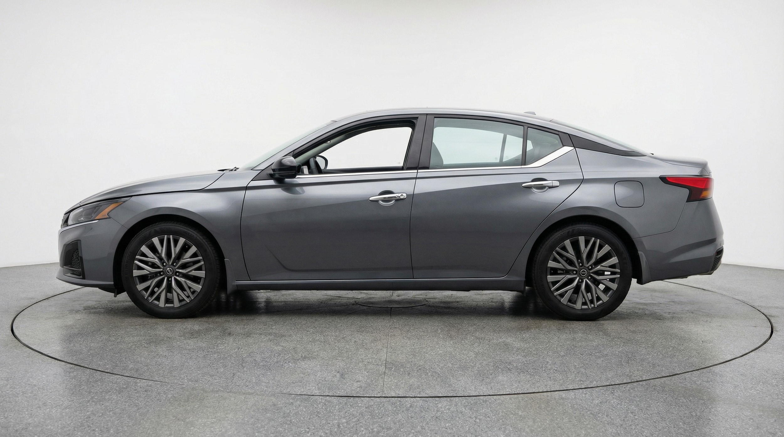 Thumbnail: 2025 Nissan Altima - 4