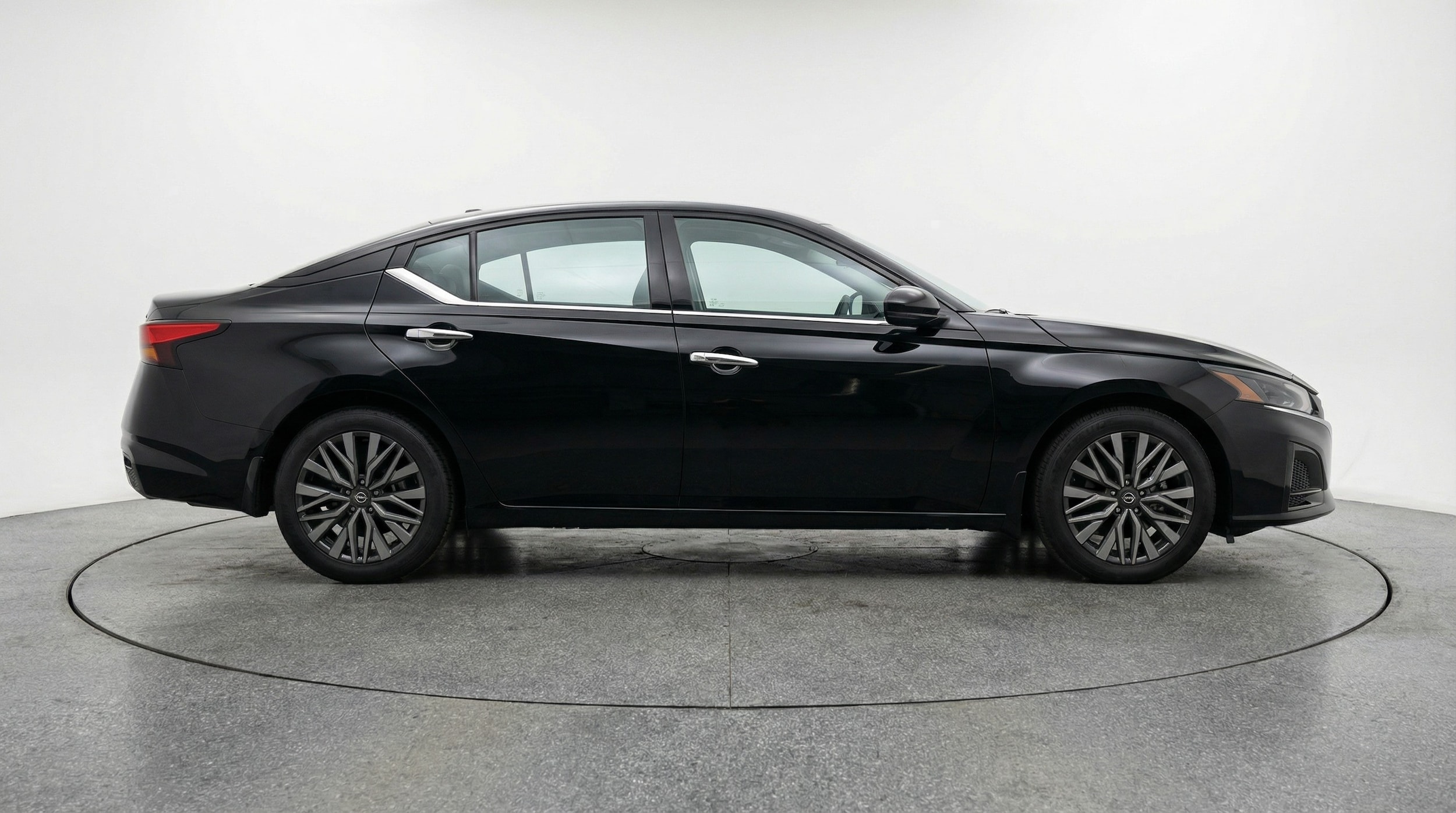 Thumbnail: 2025 Nissan Altima - 8