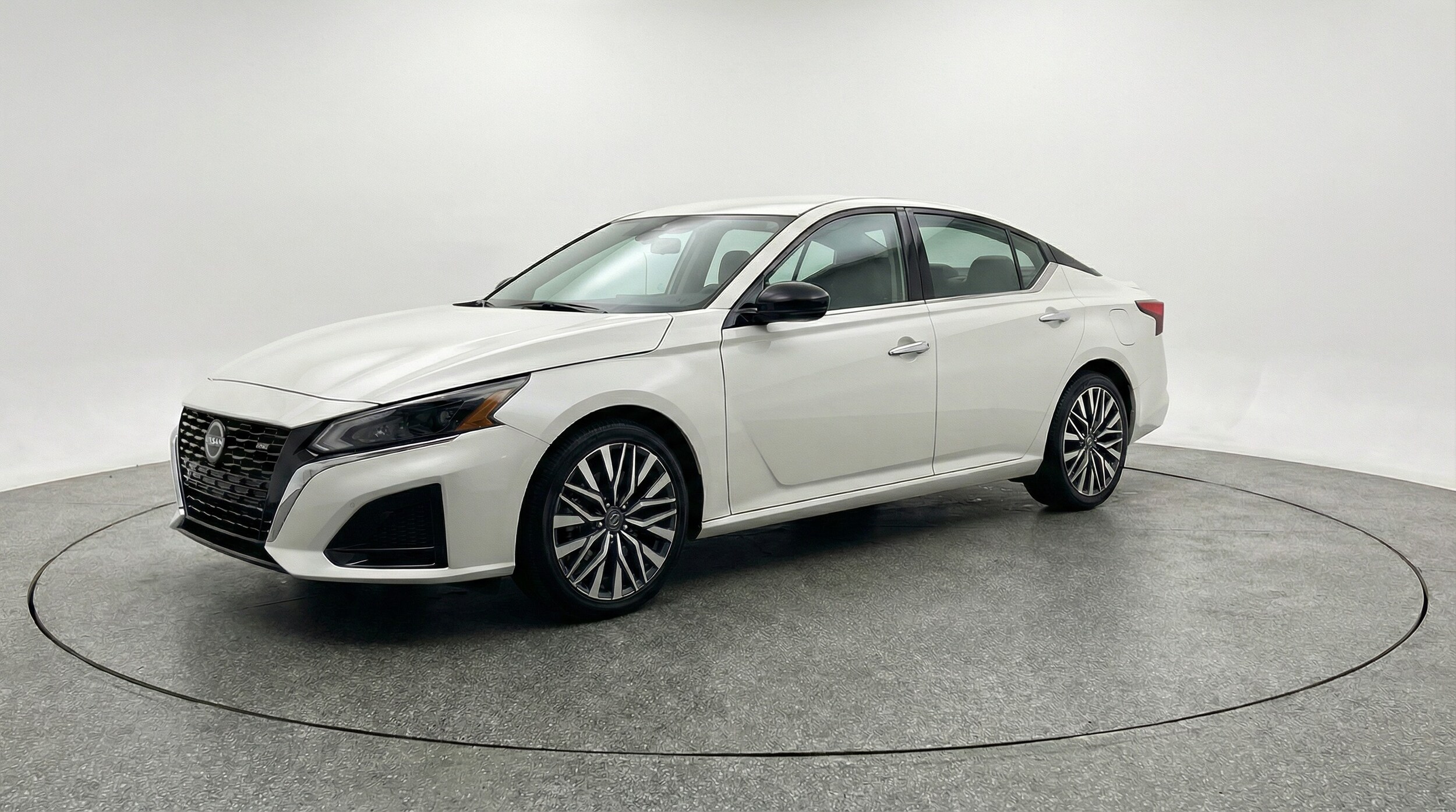 Thumbnail: 2025 Nissan Altima - 3