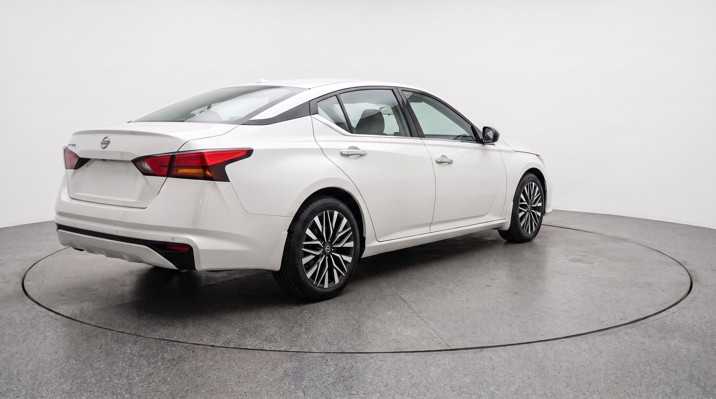 Thumbnail: 2025 Nissan Altima - 9