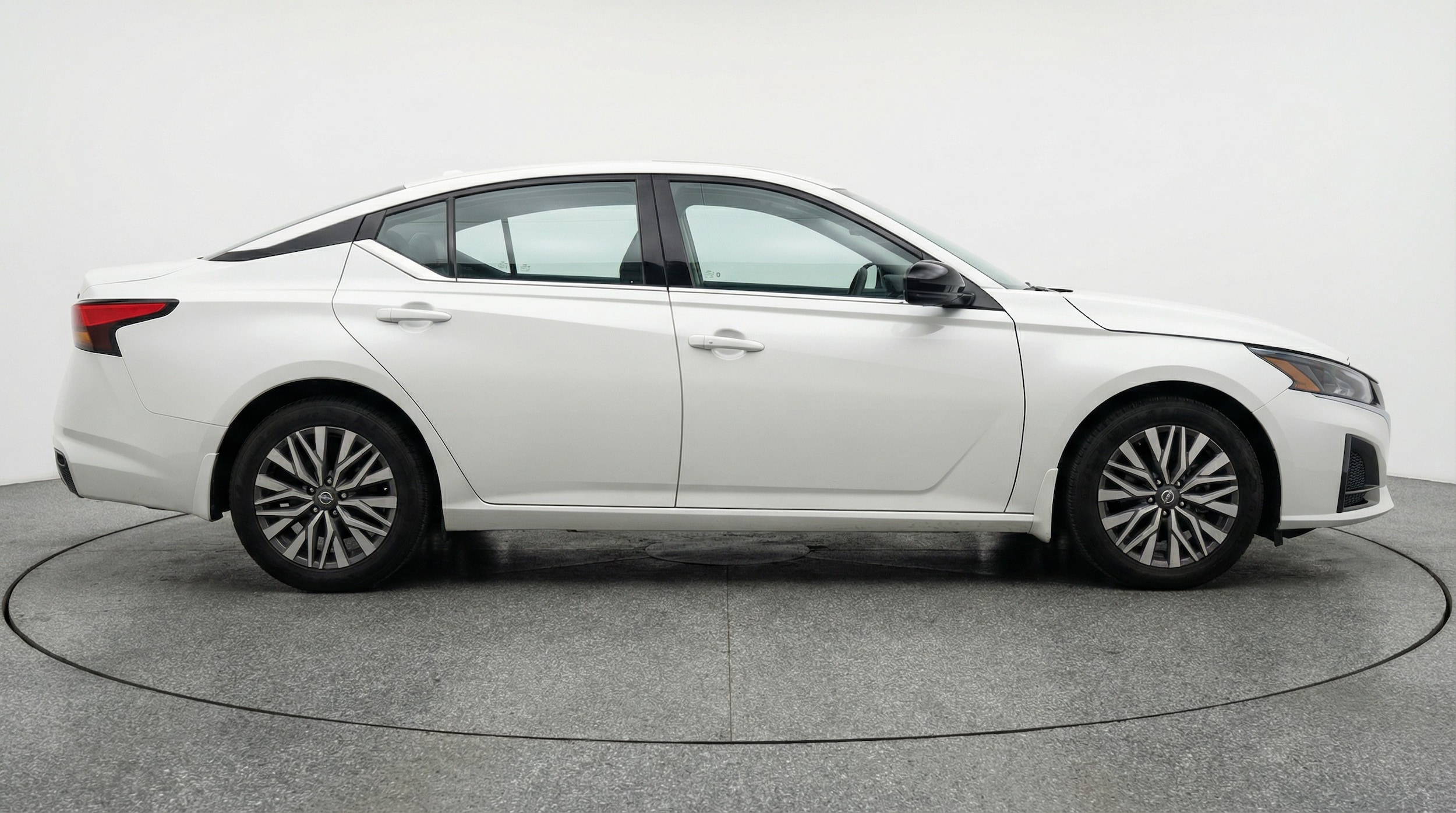 Thumbnail: 2025 Nissan Altima - 8