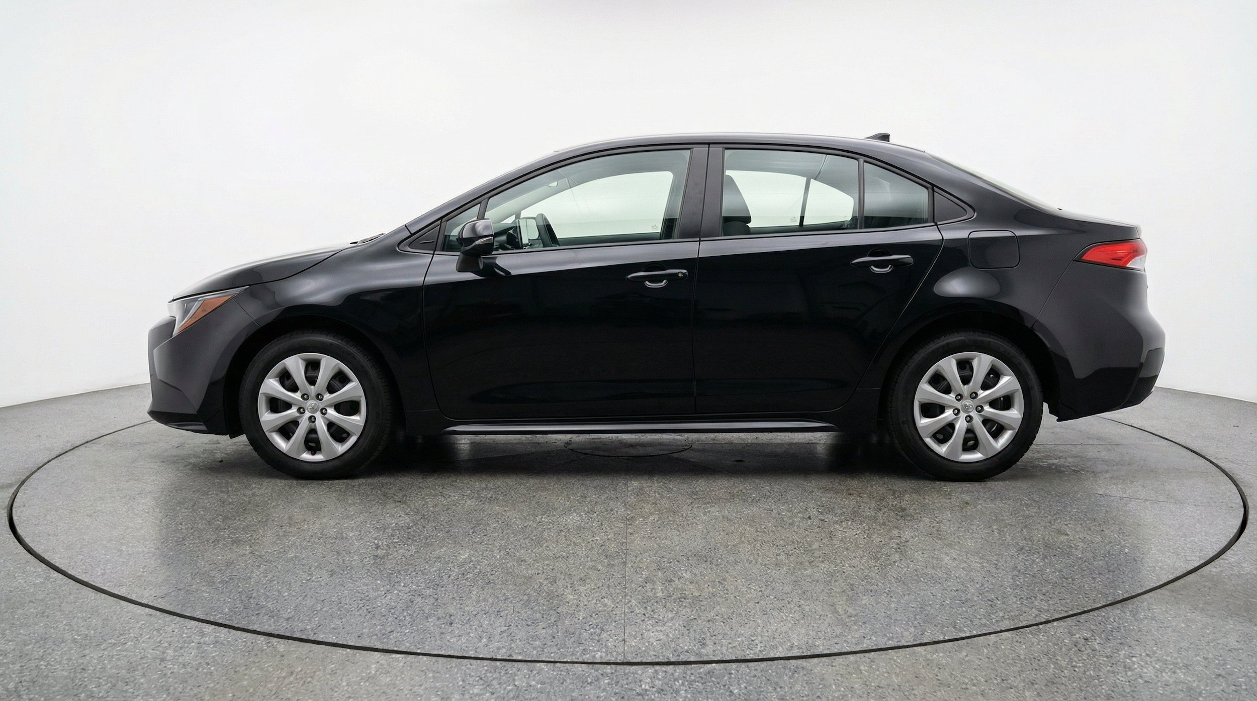 Thumbnail: 2025 Toyota Corolla - 5