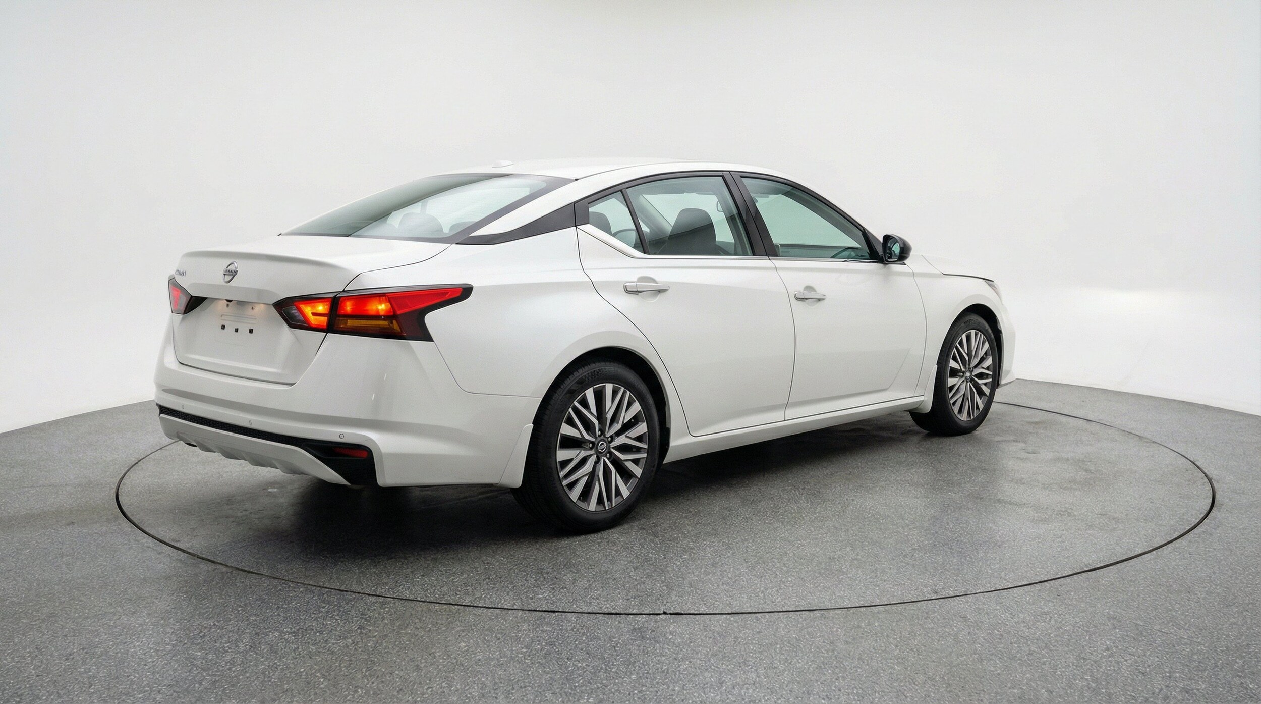 Thumbnail: 2025 Nissan Altima - 9