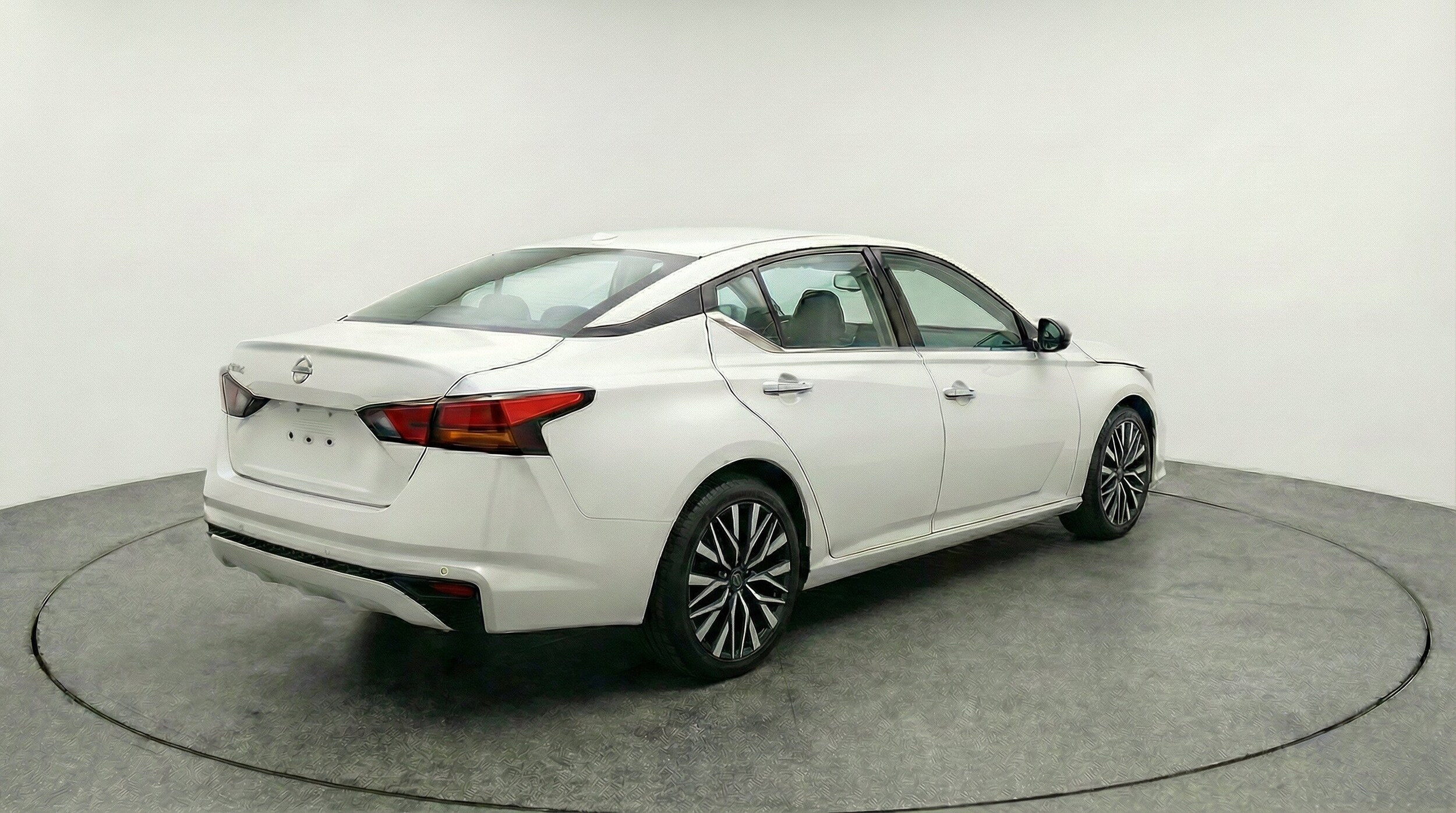 Thumbnail: 2025 Nissan Altima - 9