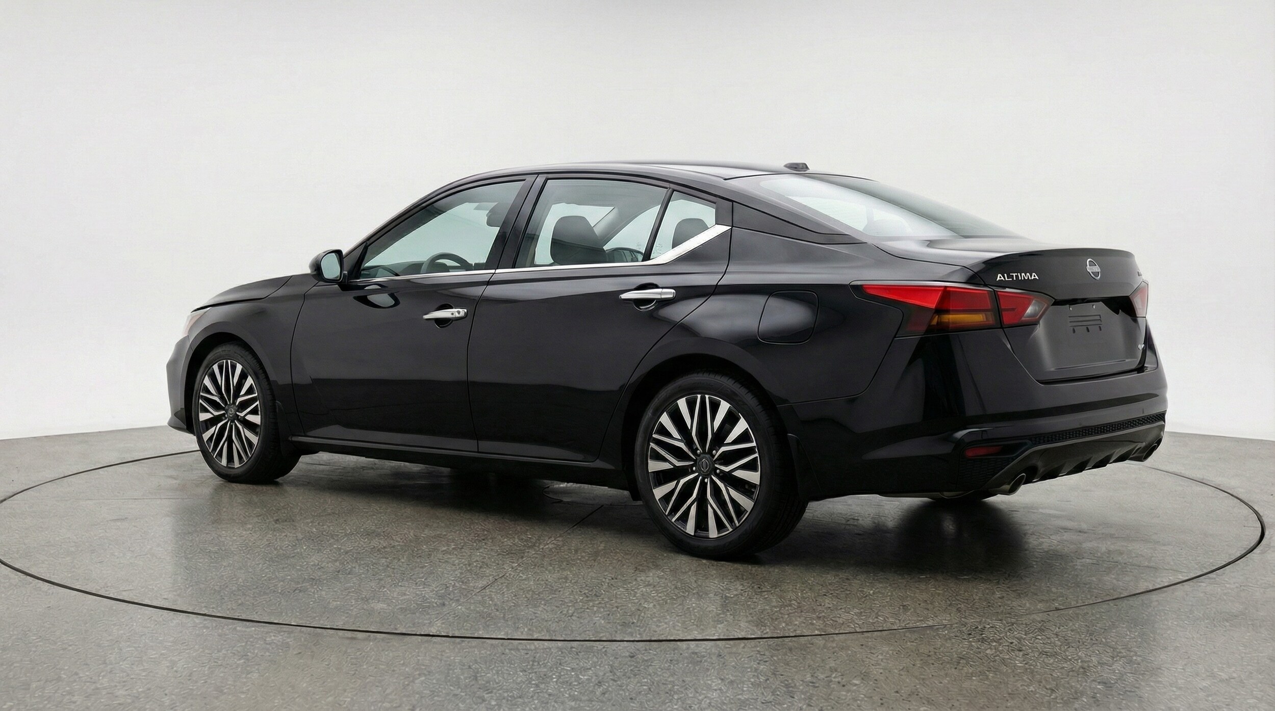 Thumbnail: 2025 Nissan Altima - 5