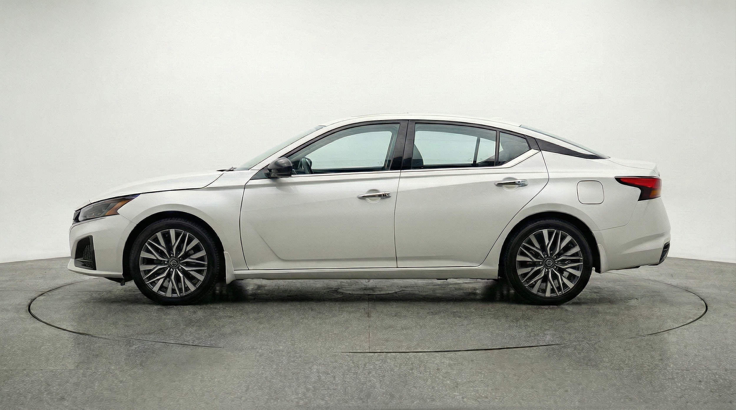 Thumbnail: 2025 Nissan Altima - 4