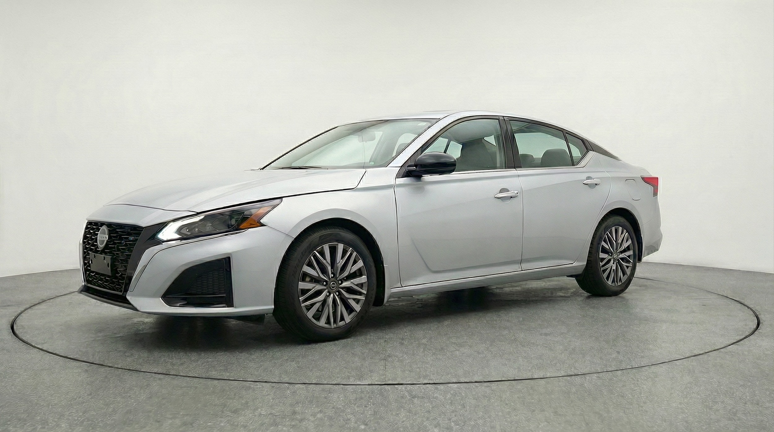 Thumbnail: 2025 Nissan Altima - 3