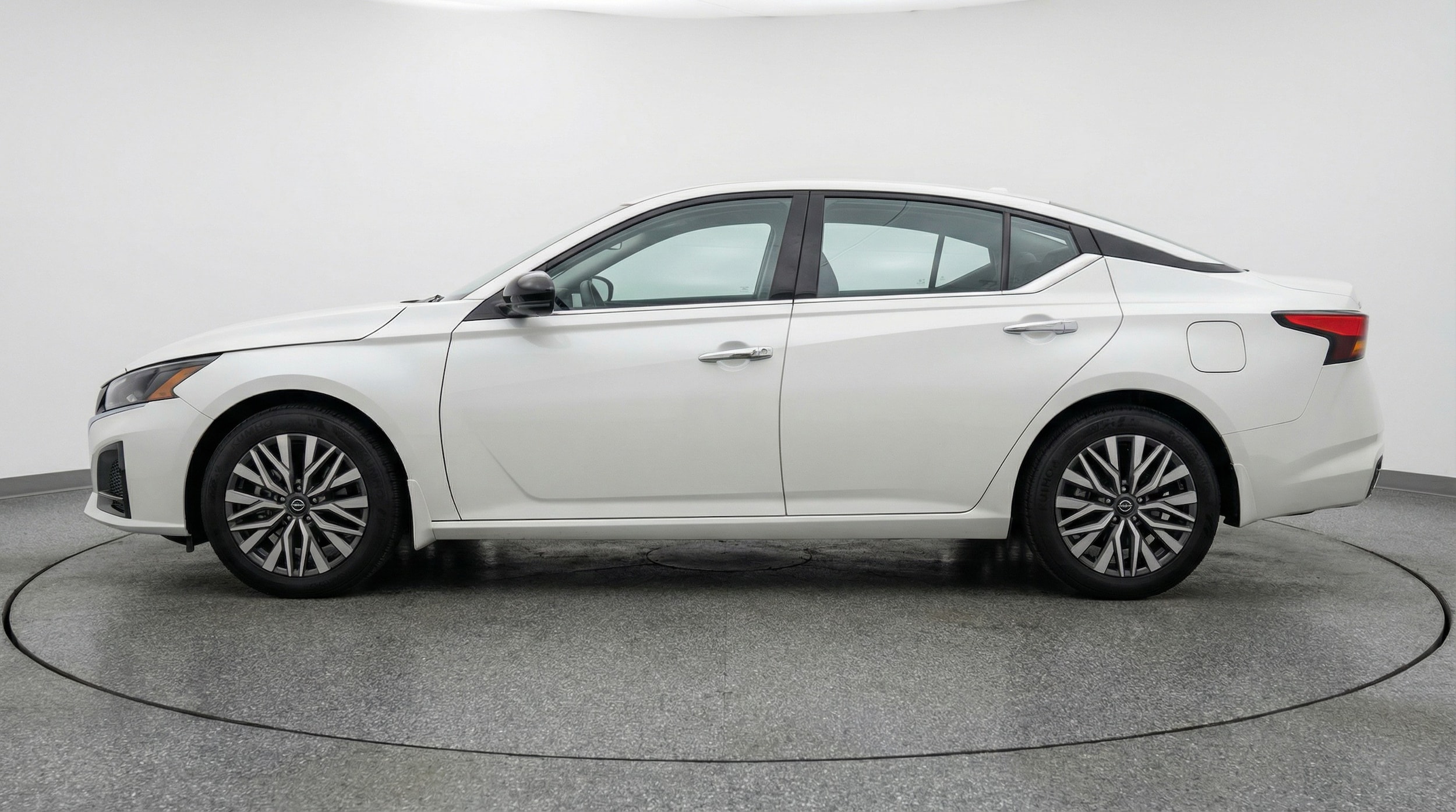 Thumbnail: 2025 Nissan Altima - 4