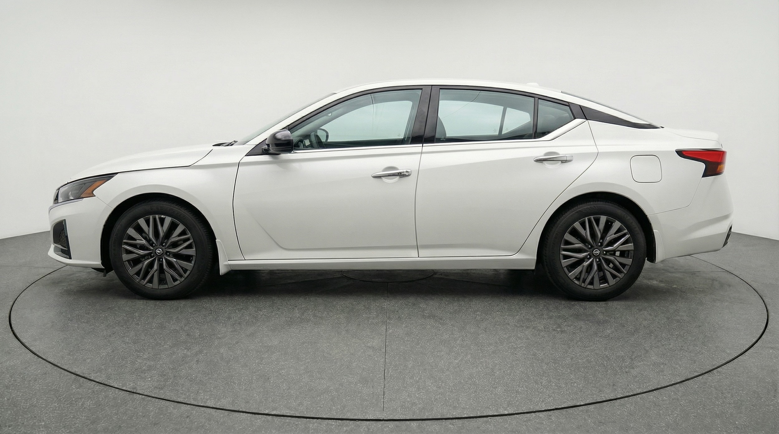 Thumbnail: 2025 Nissan Altima - 4