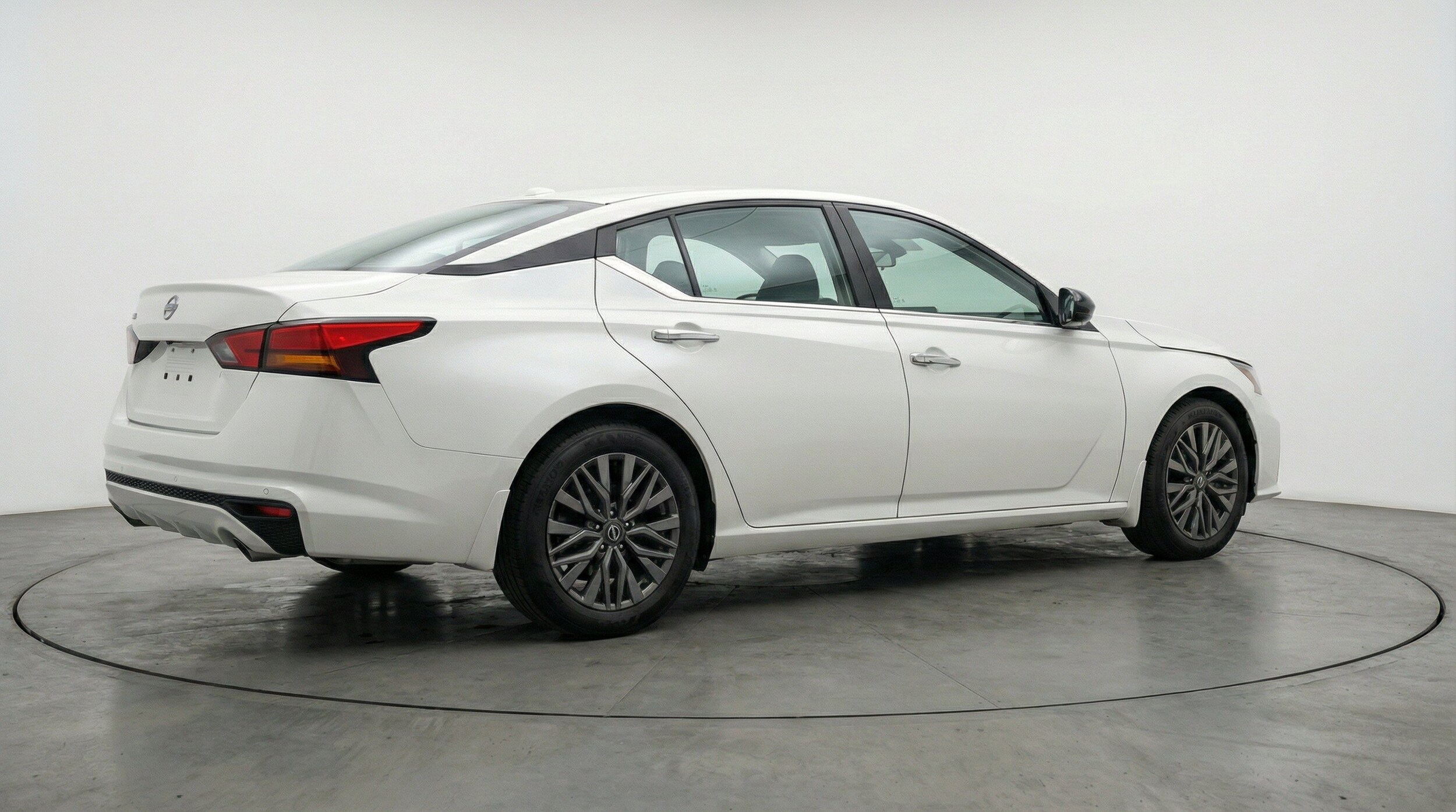 Thumbnail: 2025 Nissan Altima - 9