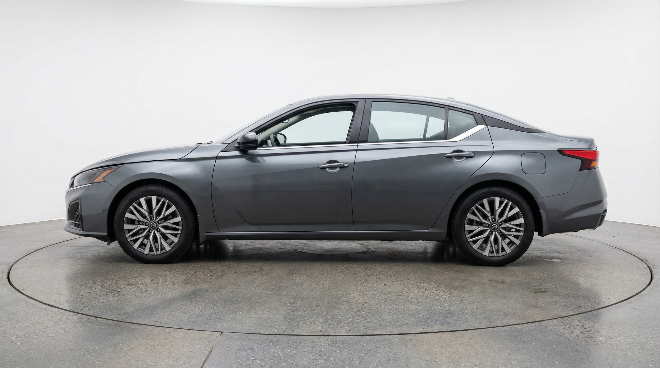 Thumbnail: 2025 Nissan Altima - 4