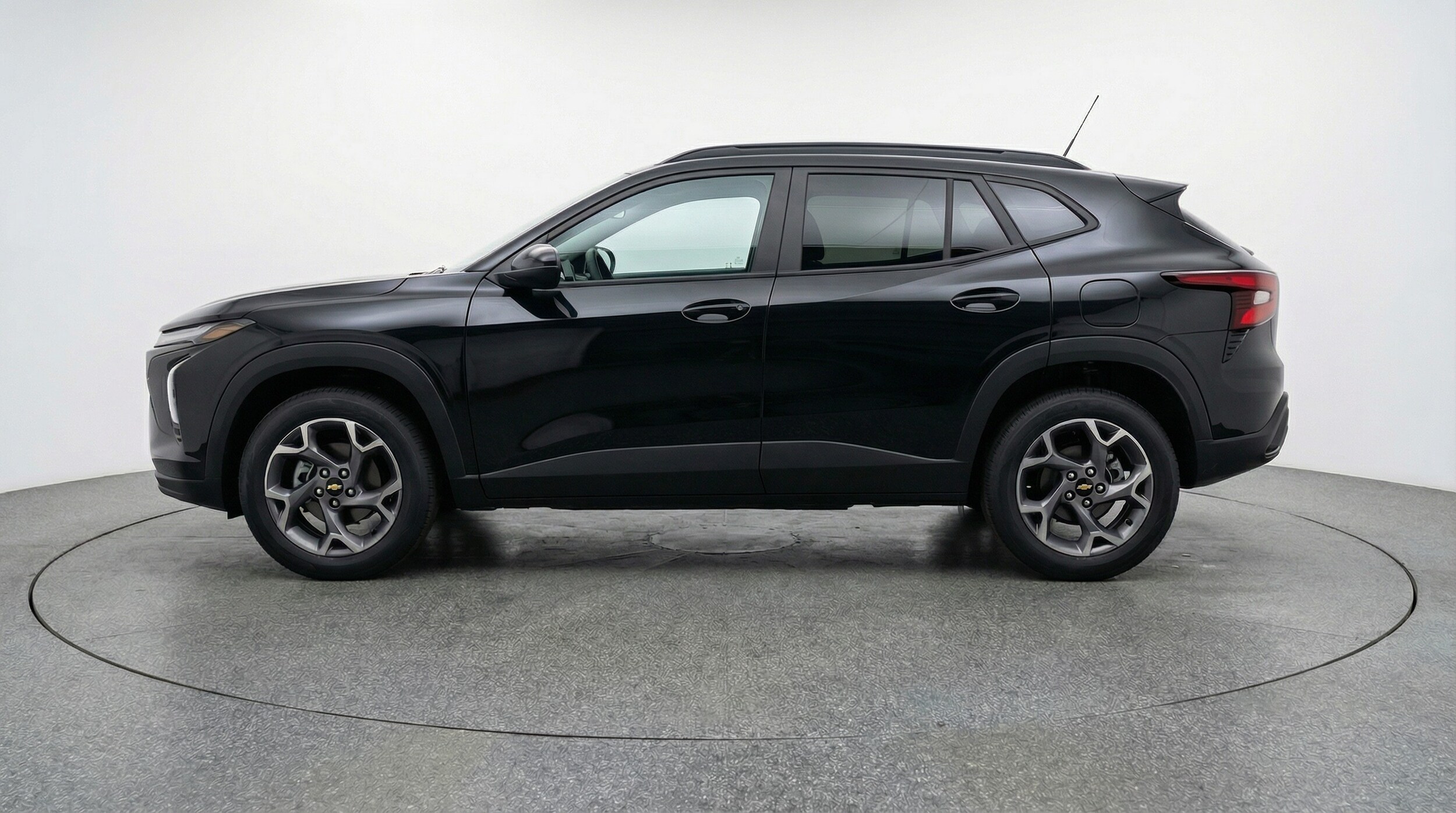 Thumbnail: 2025 Chevrolet Trax - 4