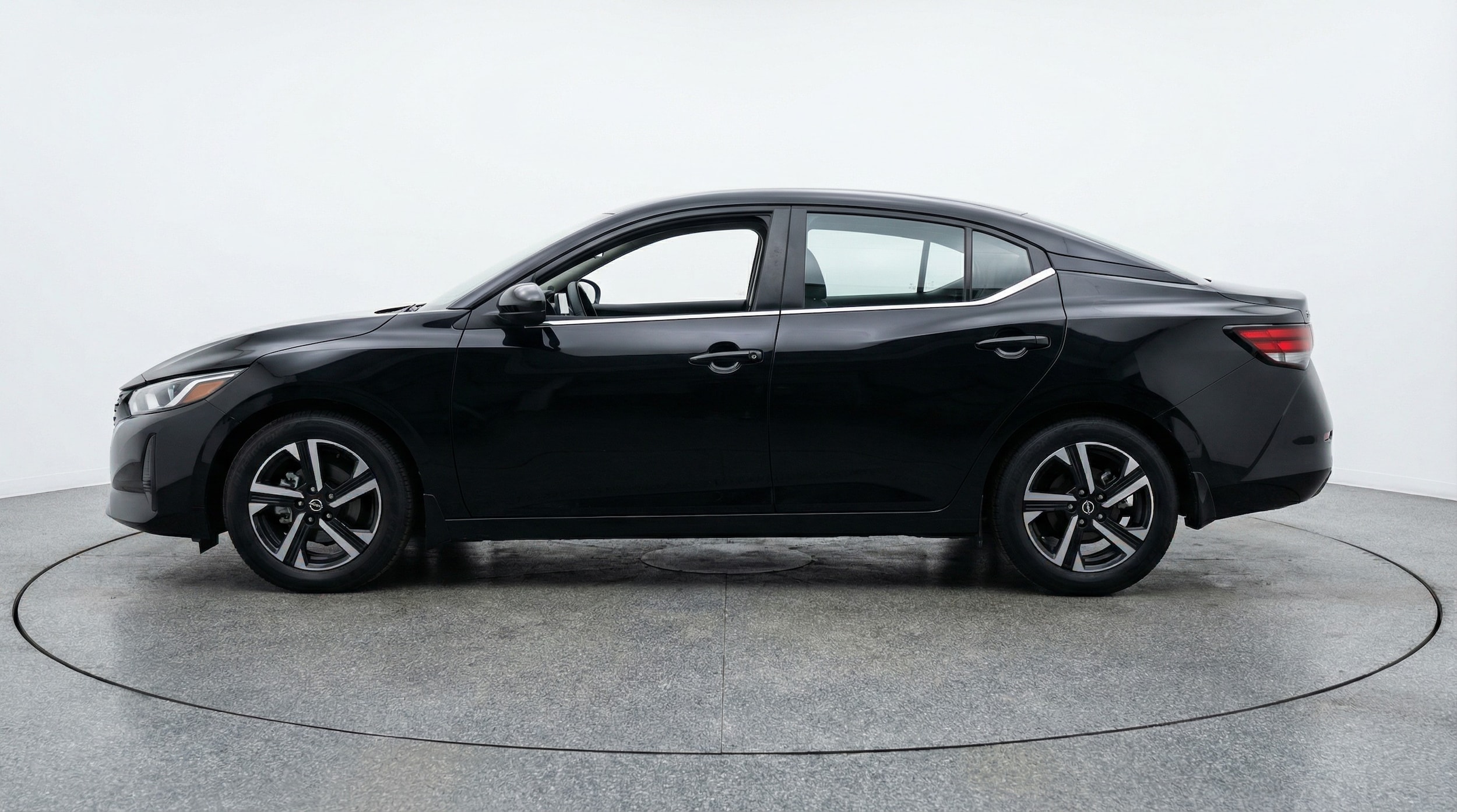 Thumbnail: 2025 Nissan Sentra - 4