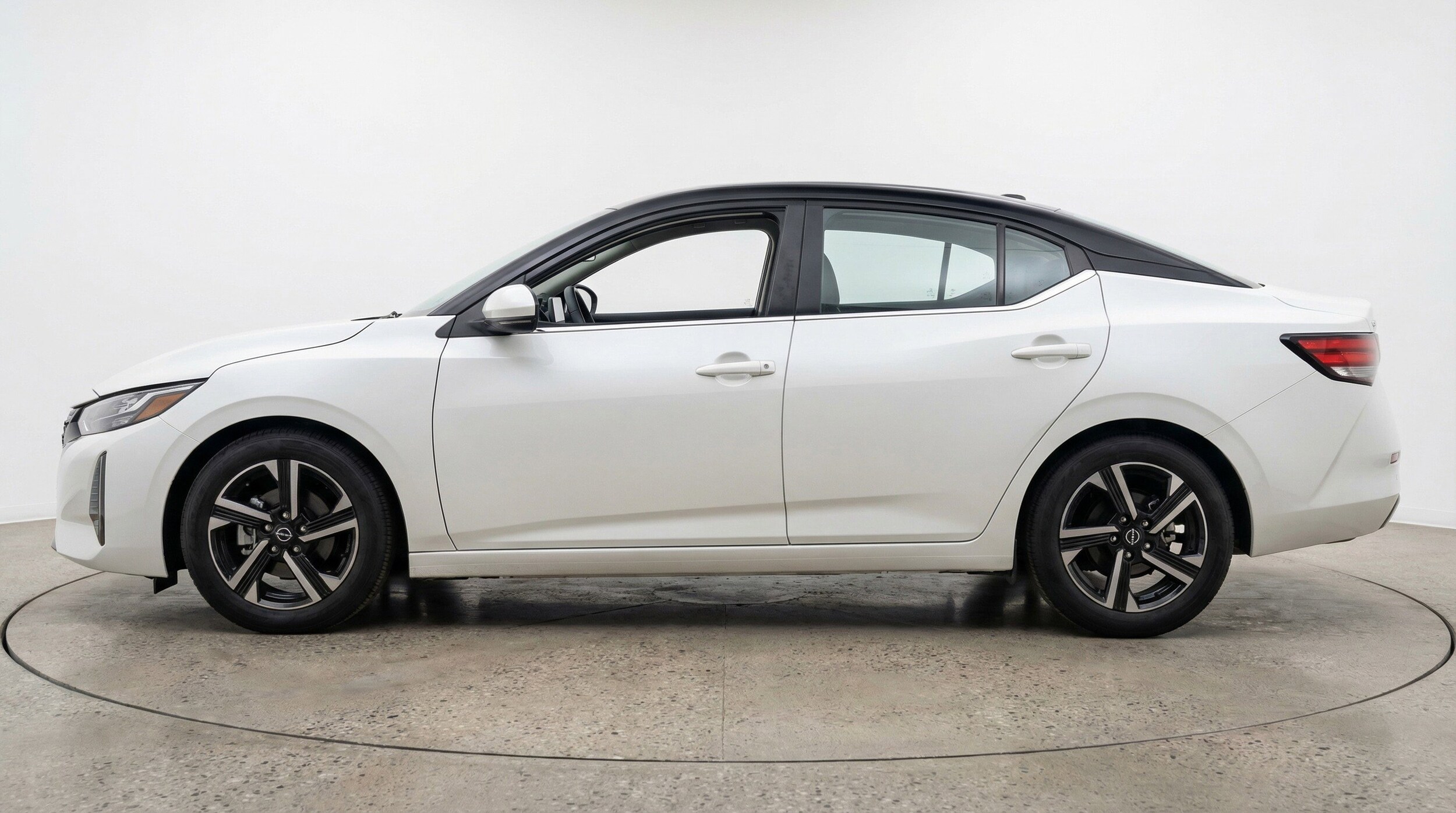 Thumbnail: 2025 Nissan Sentra - 5