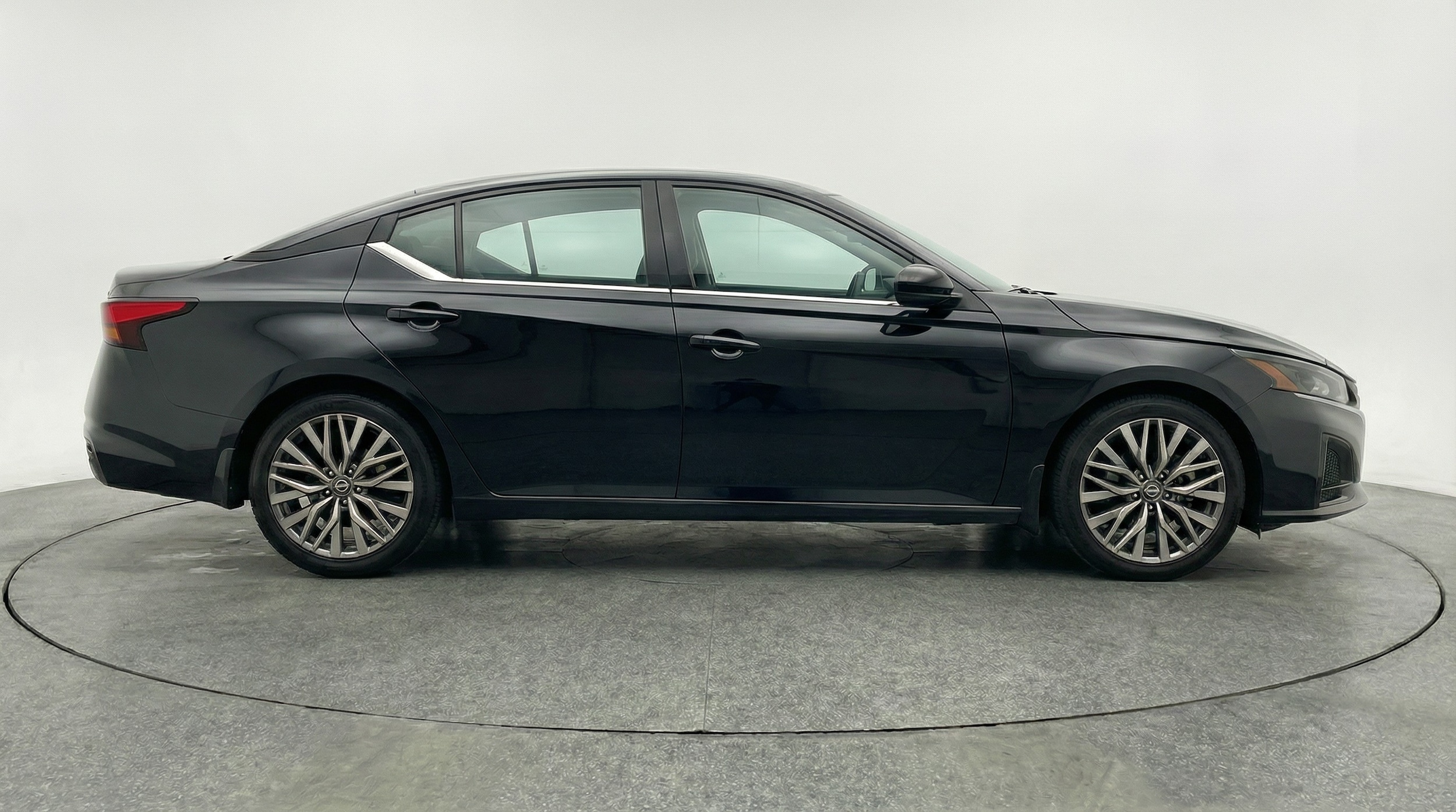 Thumbnail: 2025 Nissan Altima - 8