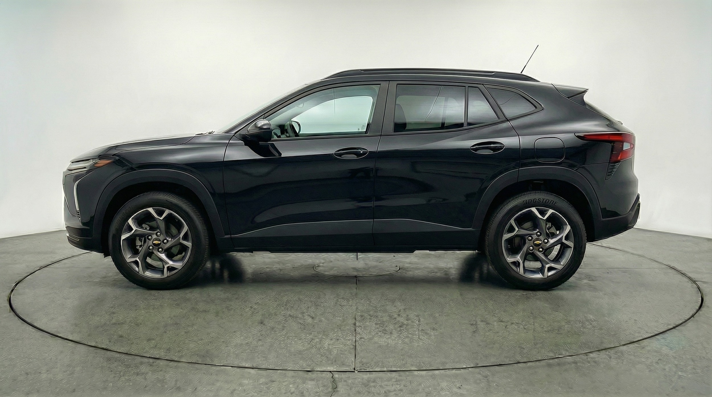 Thumbnail: 2025 Chevrolet Trax - 4