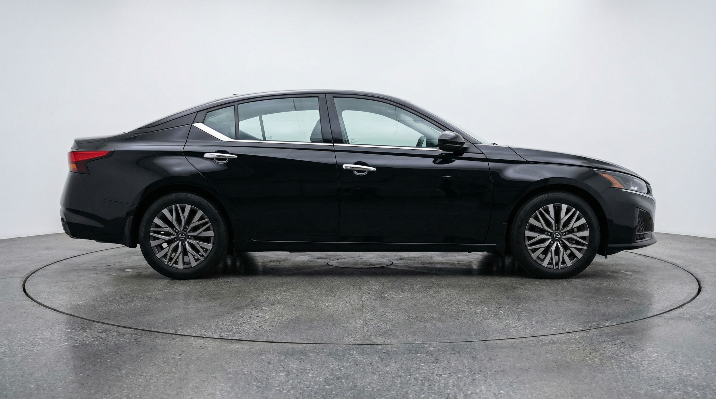 Thumbnail: 2025 Nissan Altima - 8