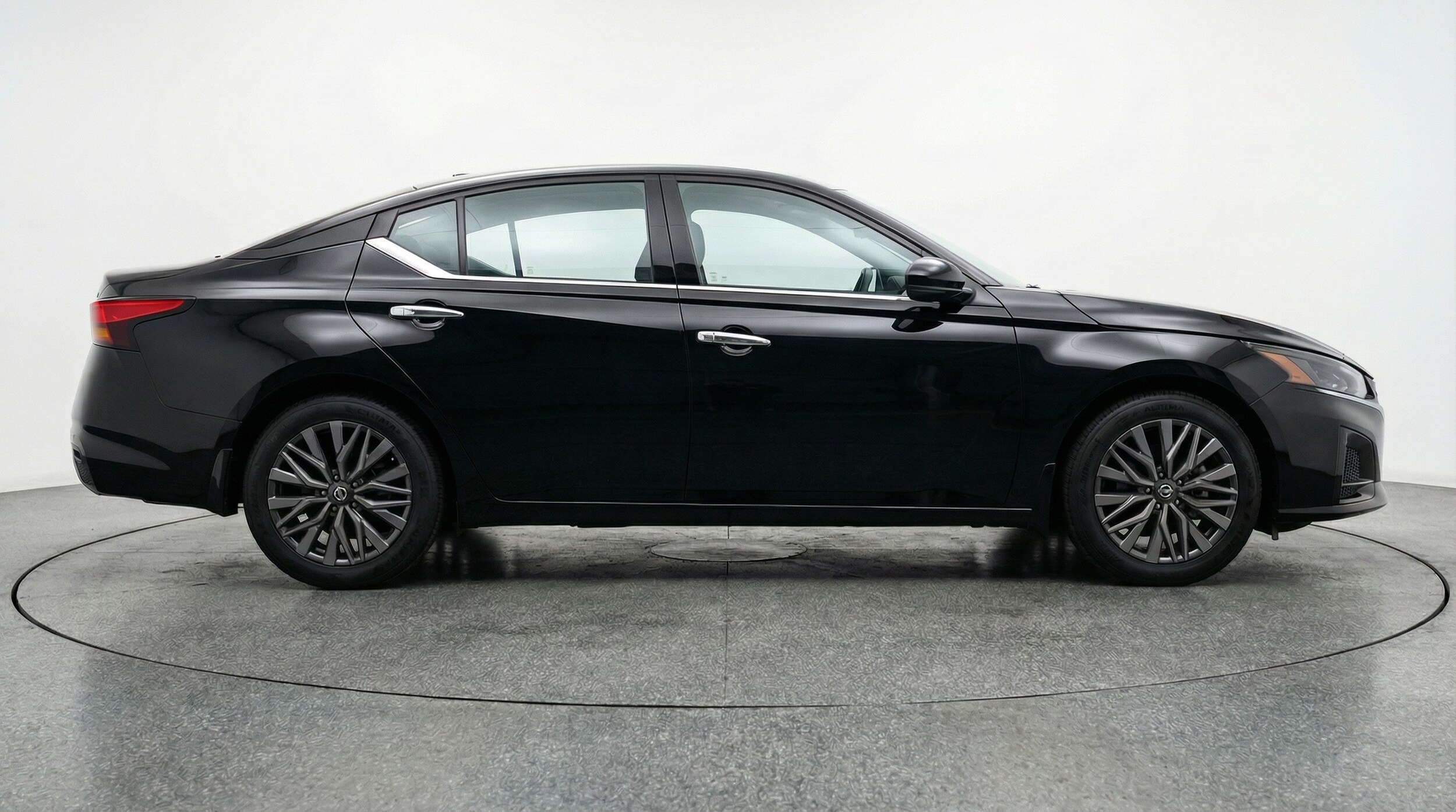 Thumbnail: 2025 Nissan Altima - 8