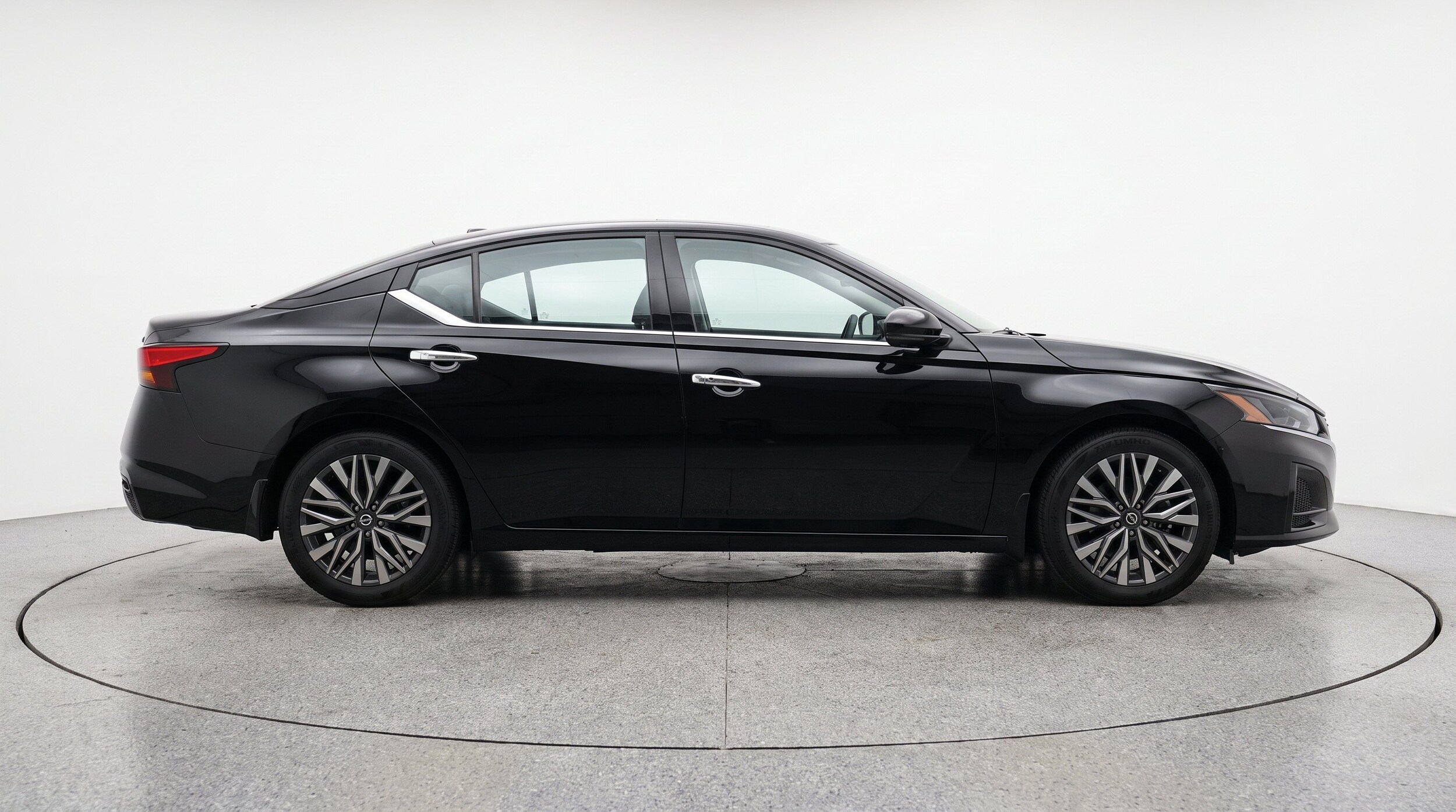 Thumbnail: 2025 Nissan Altima - 10