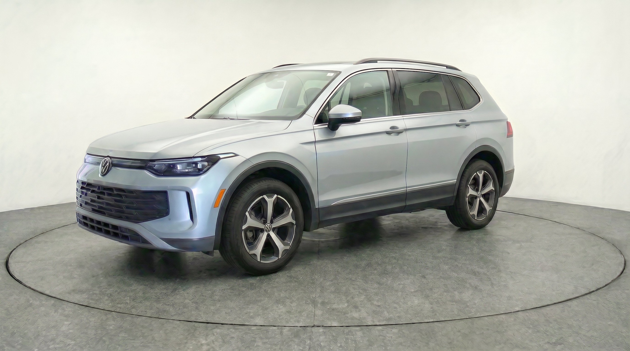Thumbnail: 2026 Volkswagen Tiguan - 3