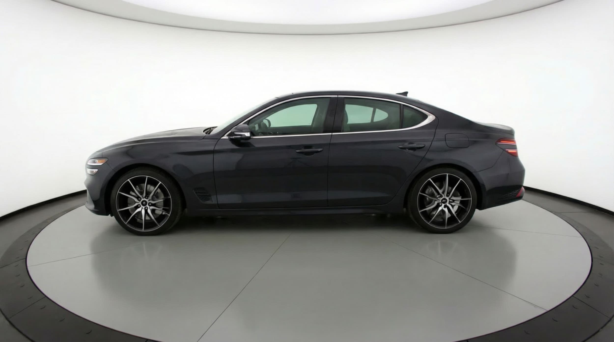 Thumbnail: 2025 Genesis G70 - 4