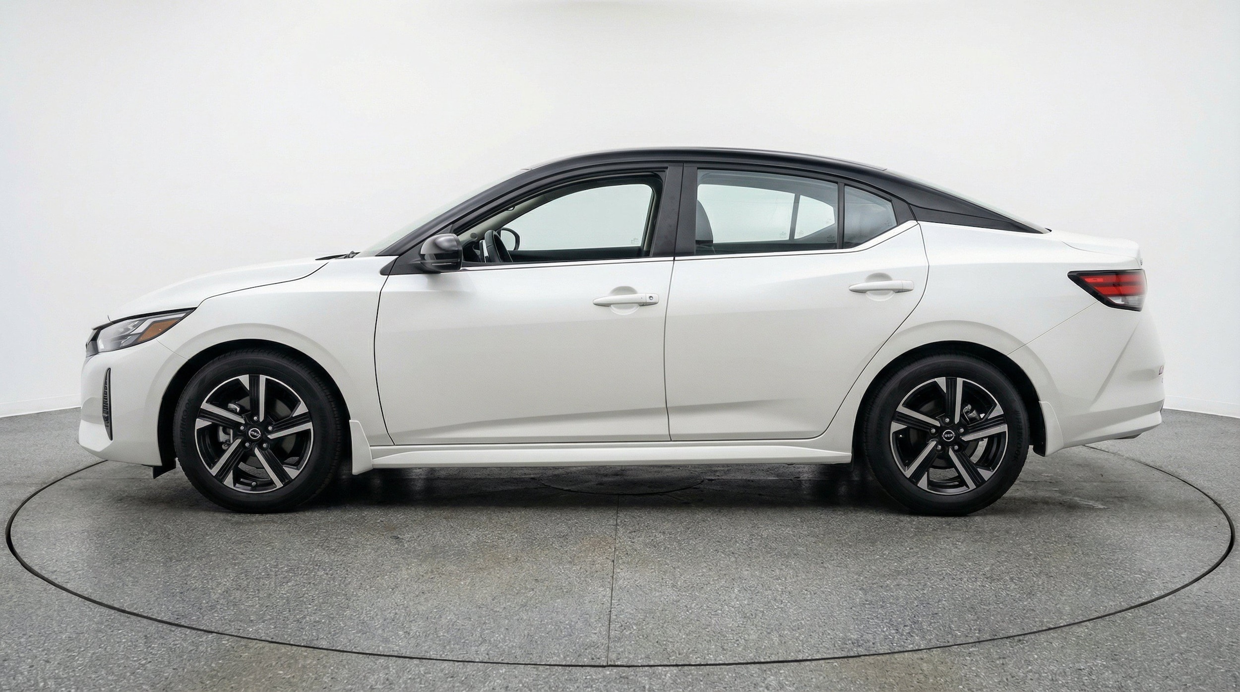 Thumbnail: 2025 Nissan Sentra - 5