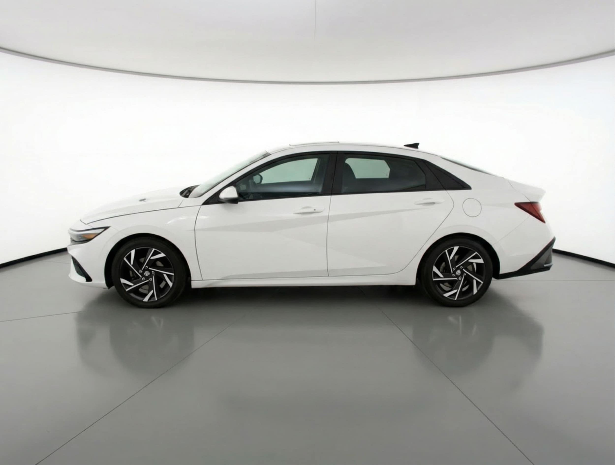 Thumbnail: 2025 Hyundai Elantra - 4