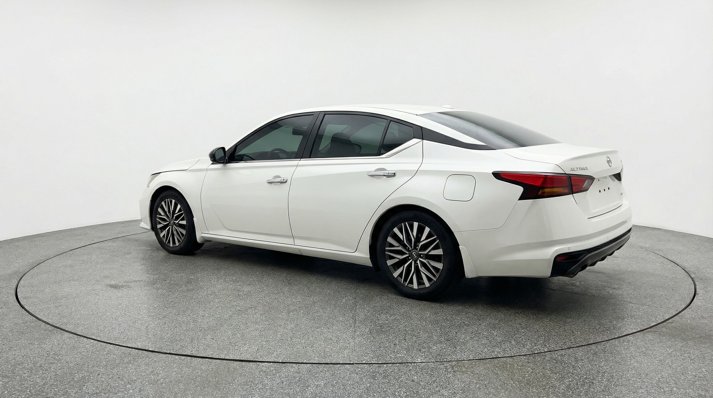 Thumbnail: 2025 Nissan Altima - 5