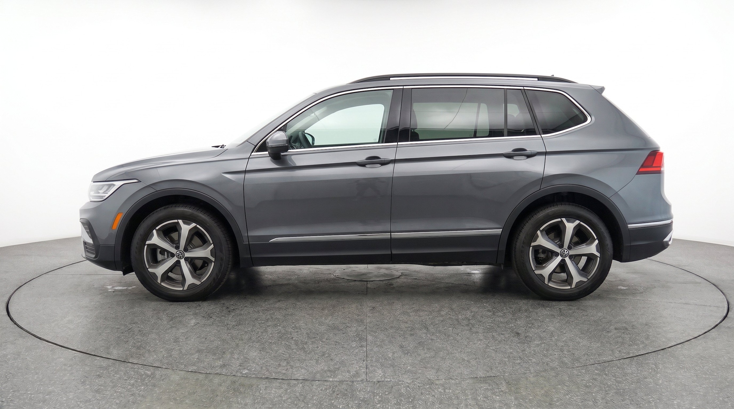 Thumbnail: 2026 Volkswagen Tiguan - 5