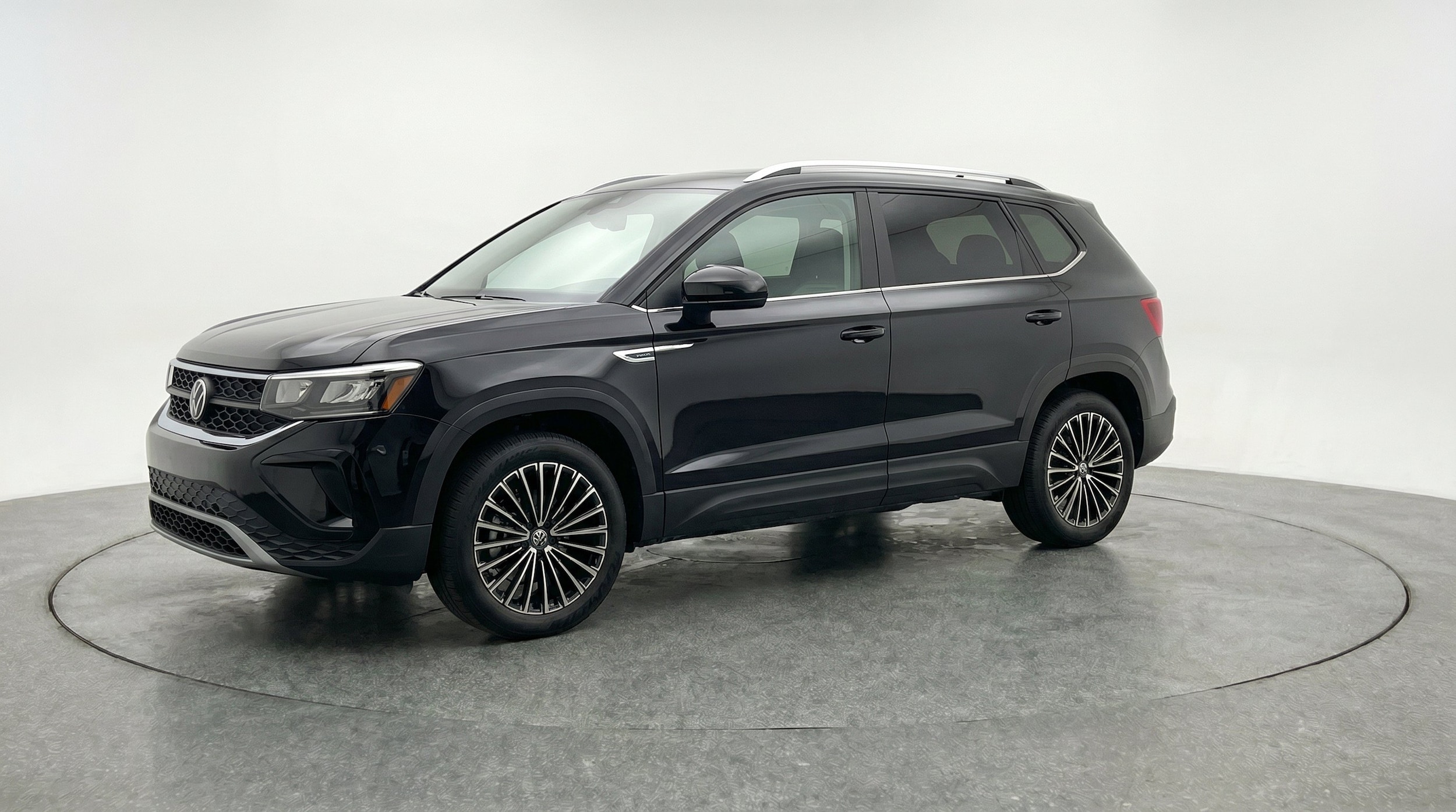 Thumbnail: 2025 Volkswagen Taos - 3