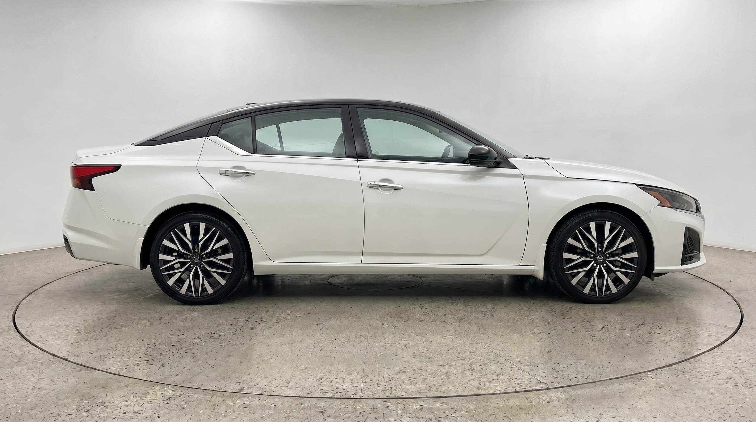 Thumbnail: 2025 Nissan Altima - 8