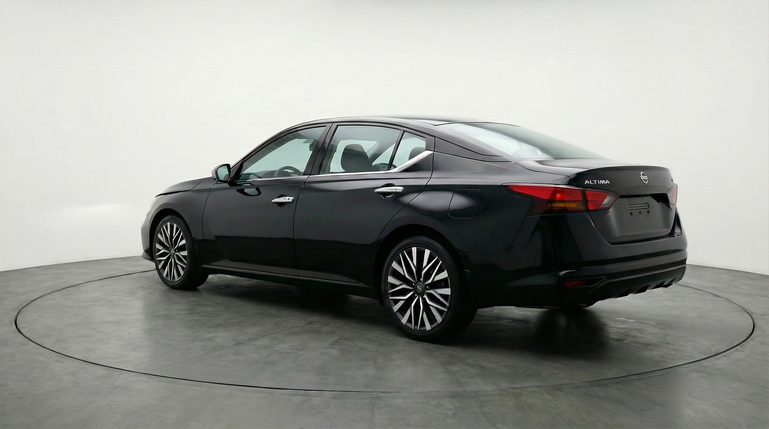 Thumbnail: 2025 Nissan Altima - 5