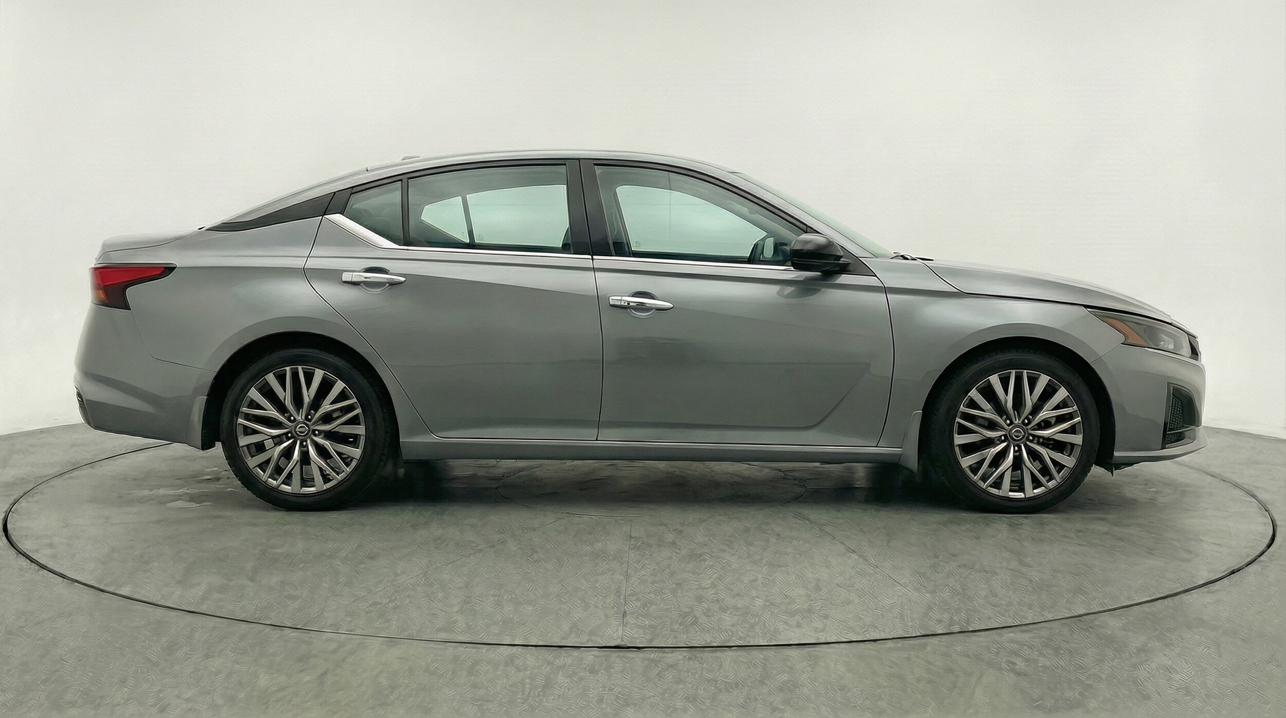 Thumbnail: 2025 Nissan Altima - 8