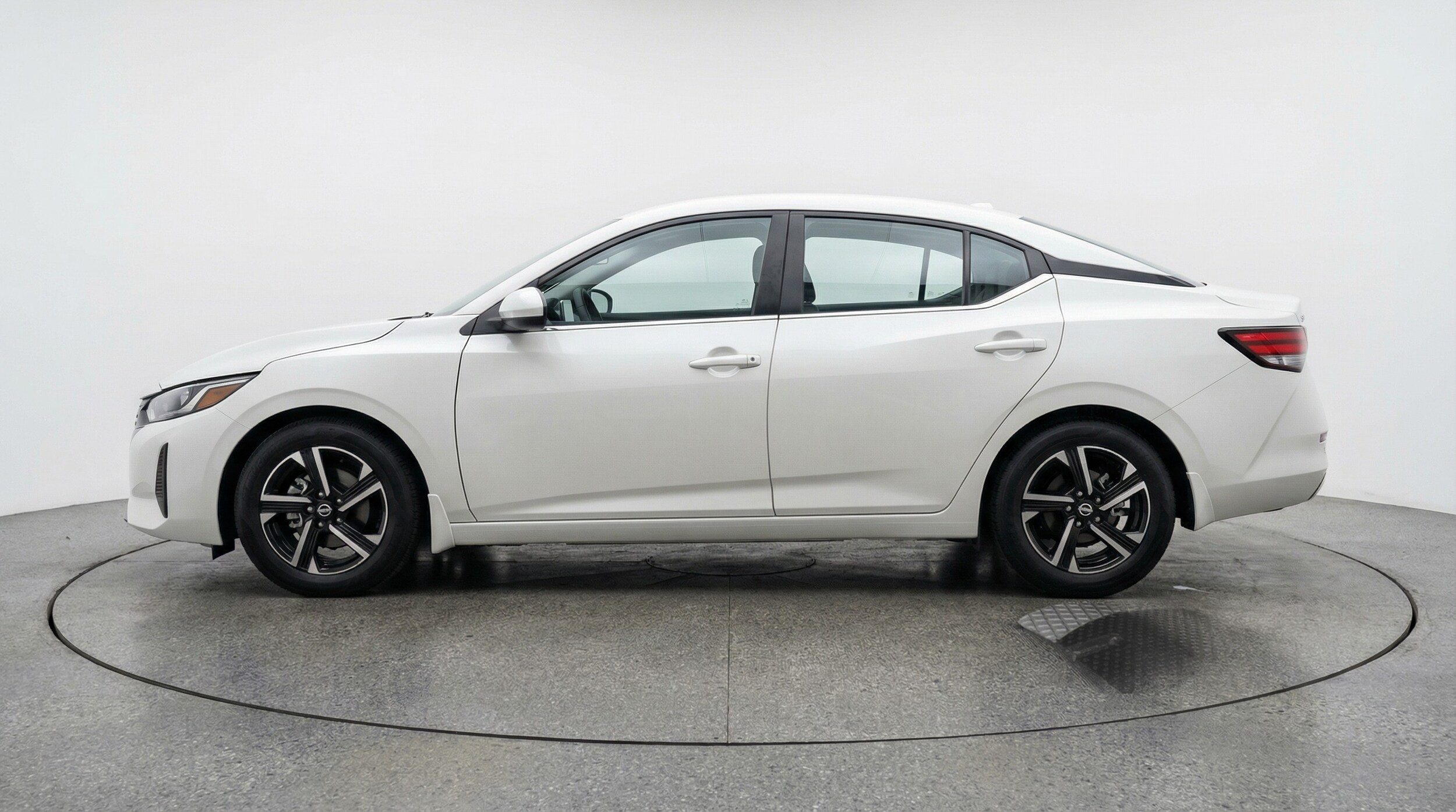 Thumbnail: 2025 Nissan Sentra - 4