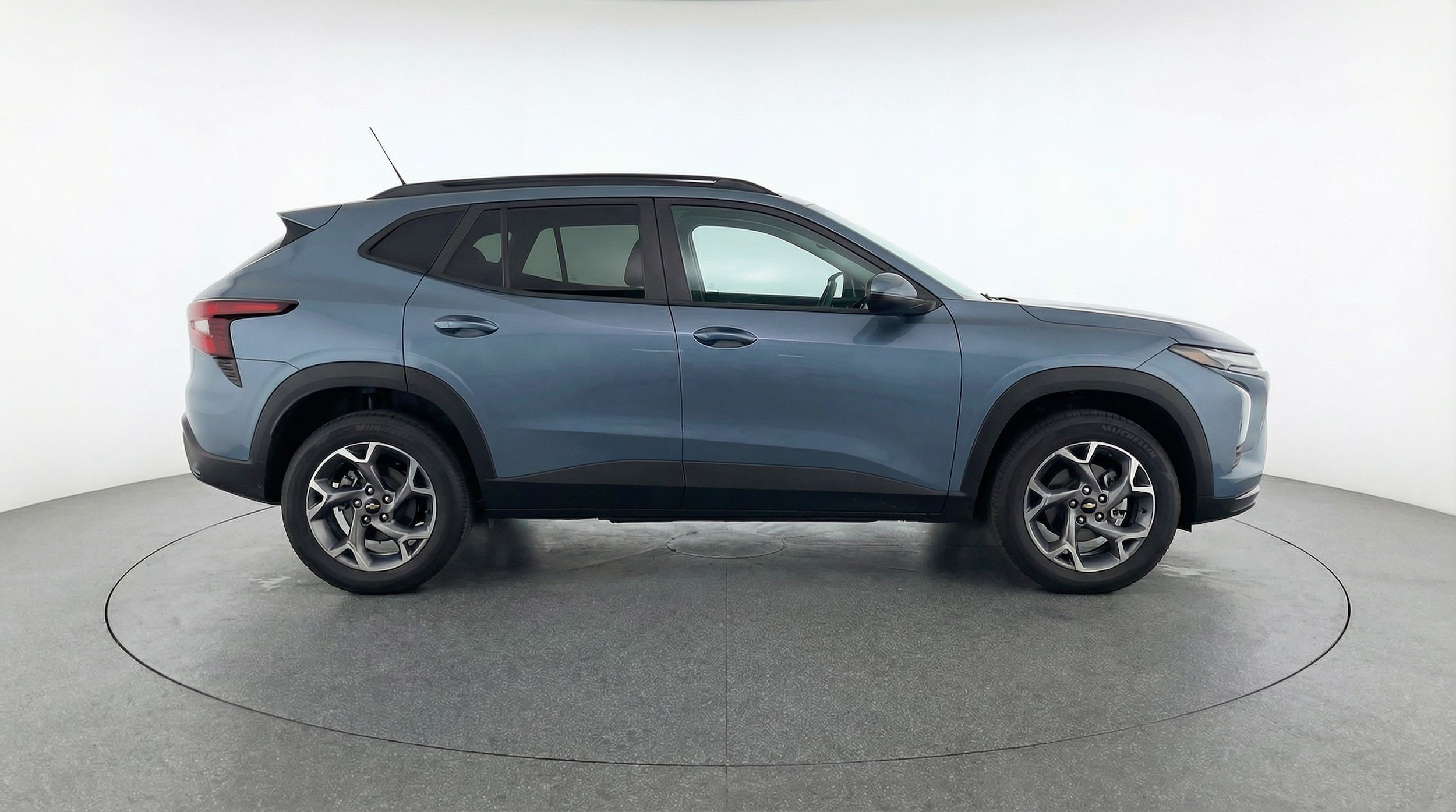 Thumbnail: 2025 Chevrolet Trax - 8